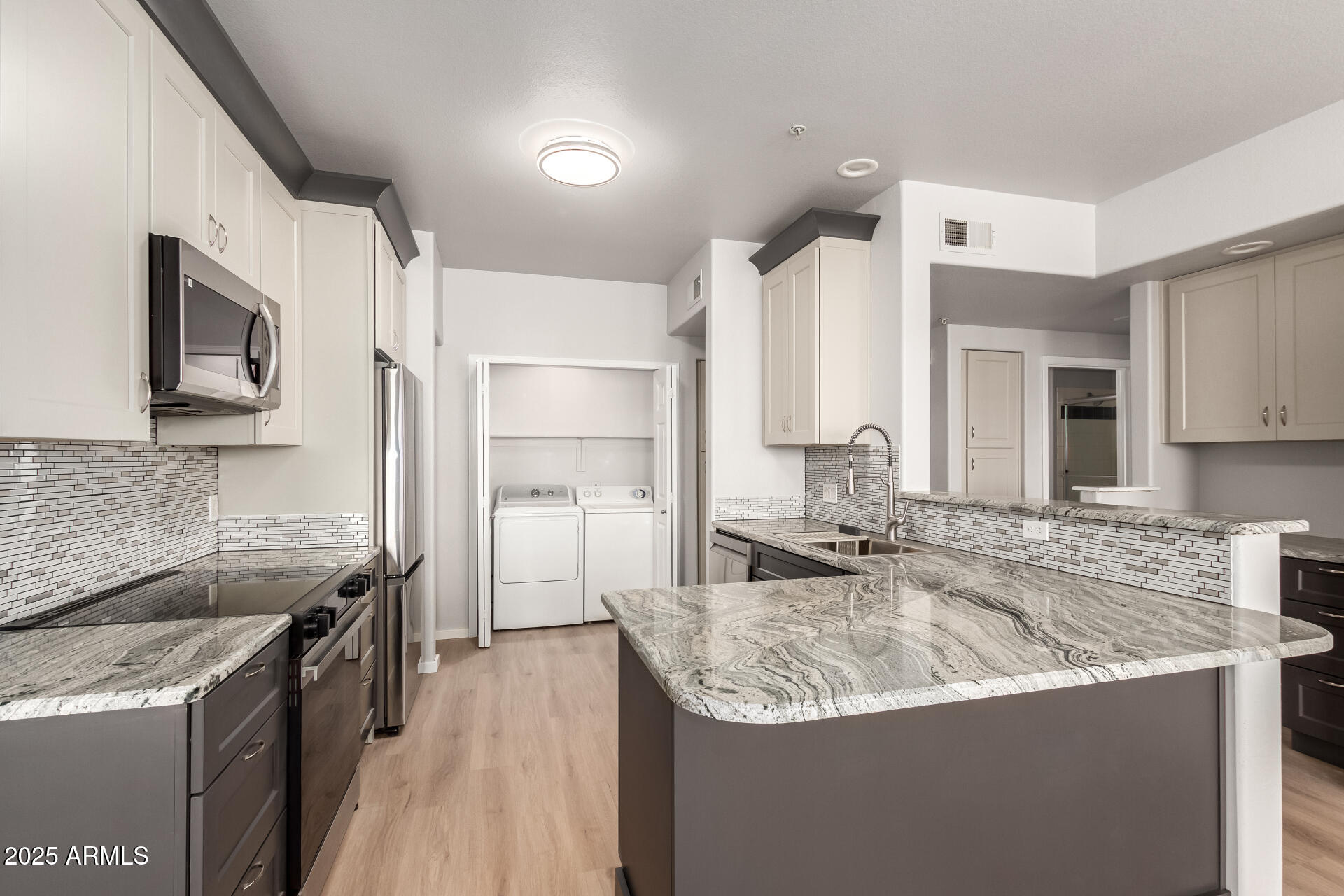 9820 N CENTRAL Avenue, 130