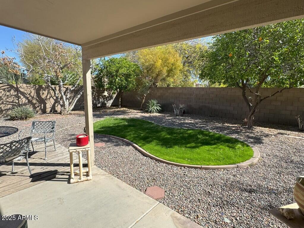 17705 N LARKSPUR Lane