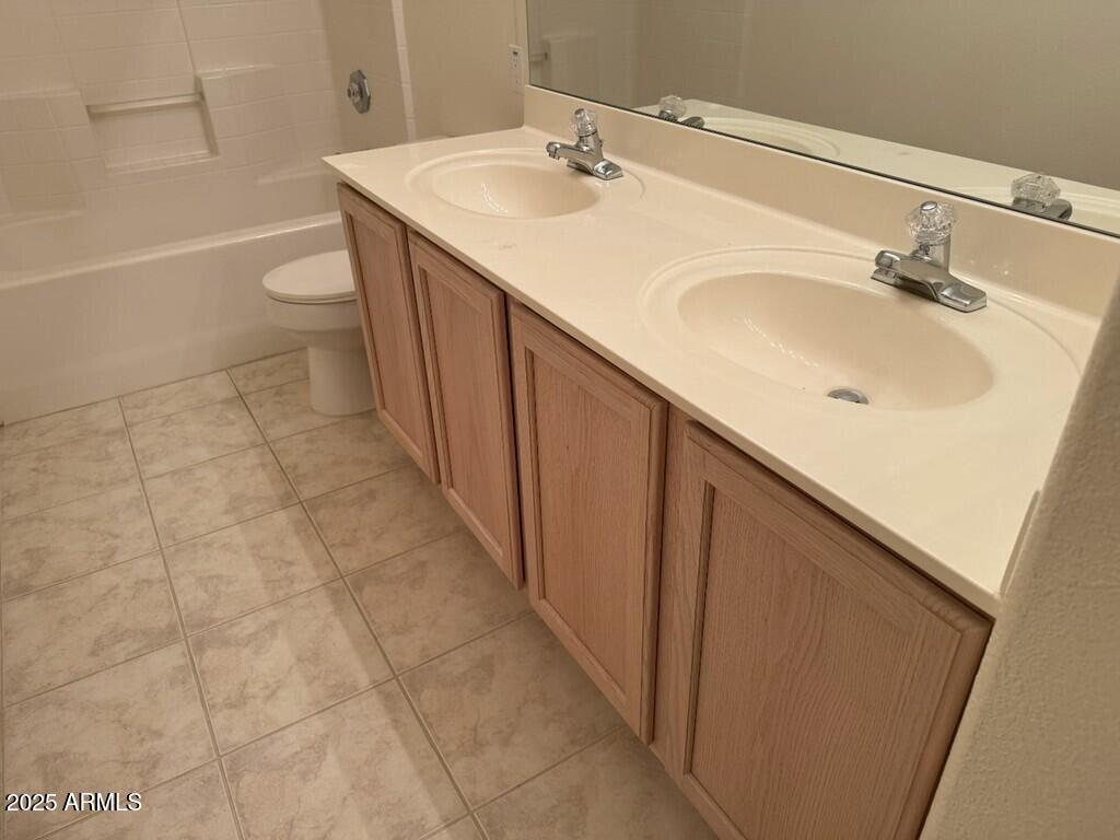 17705 N LARKSPUR Lane