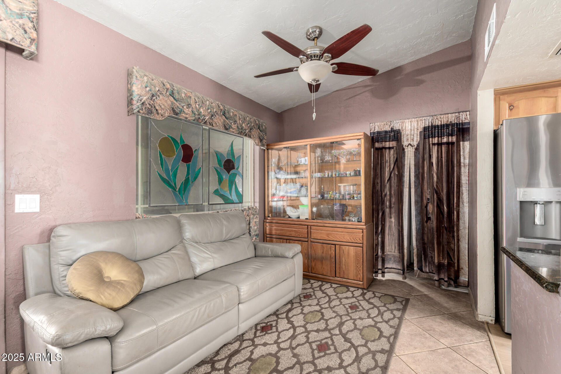 3915 W VOLTAIRE Avenue