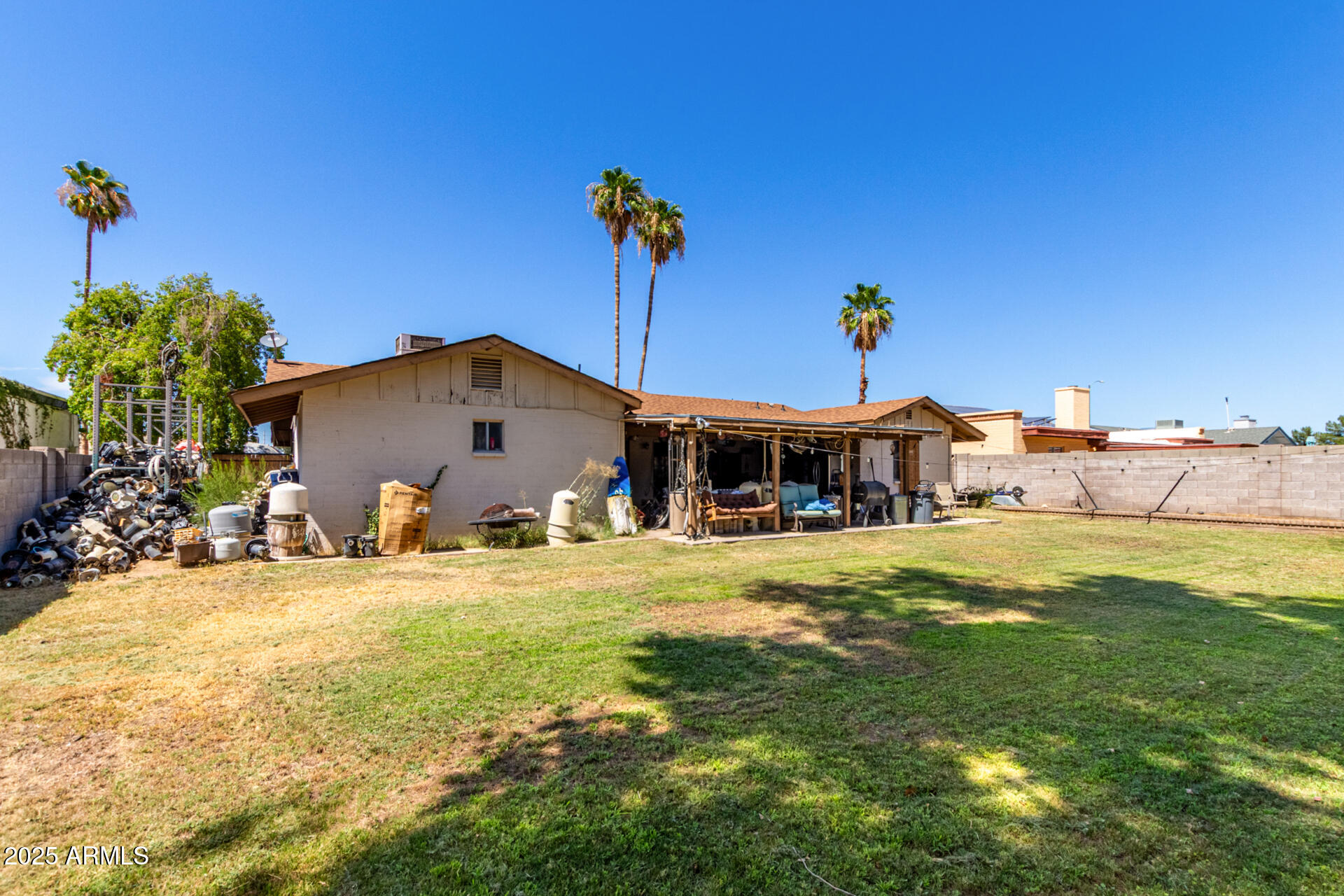 3915 W VOLTAIRE Avenue