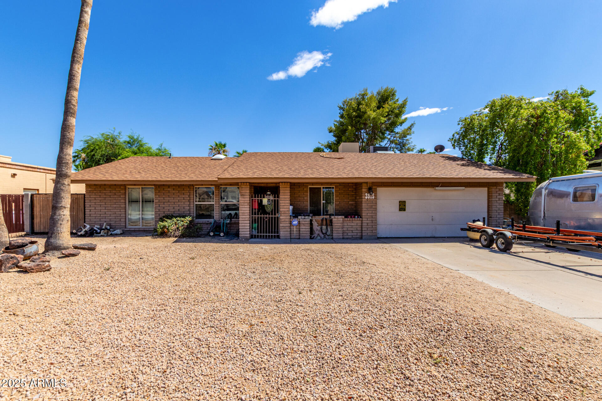 3915 W VOLTAIRE Avenue