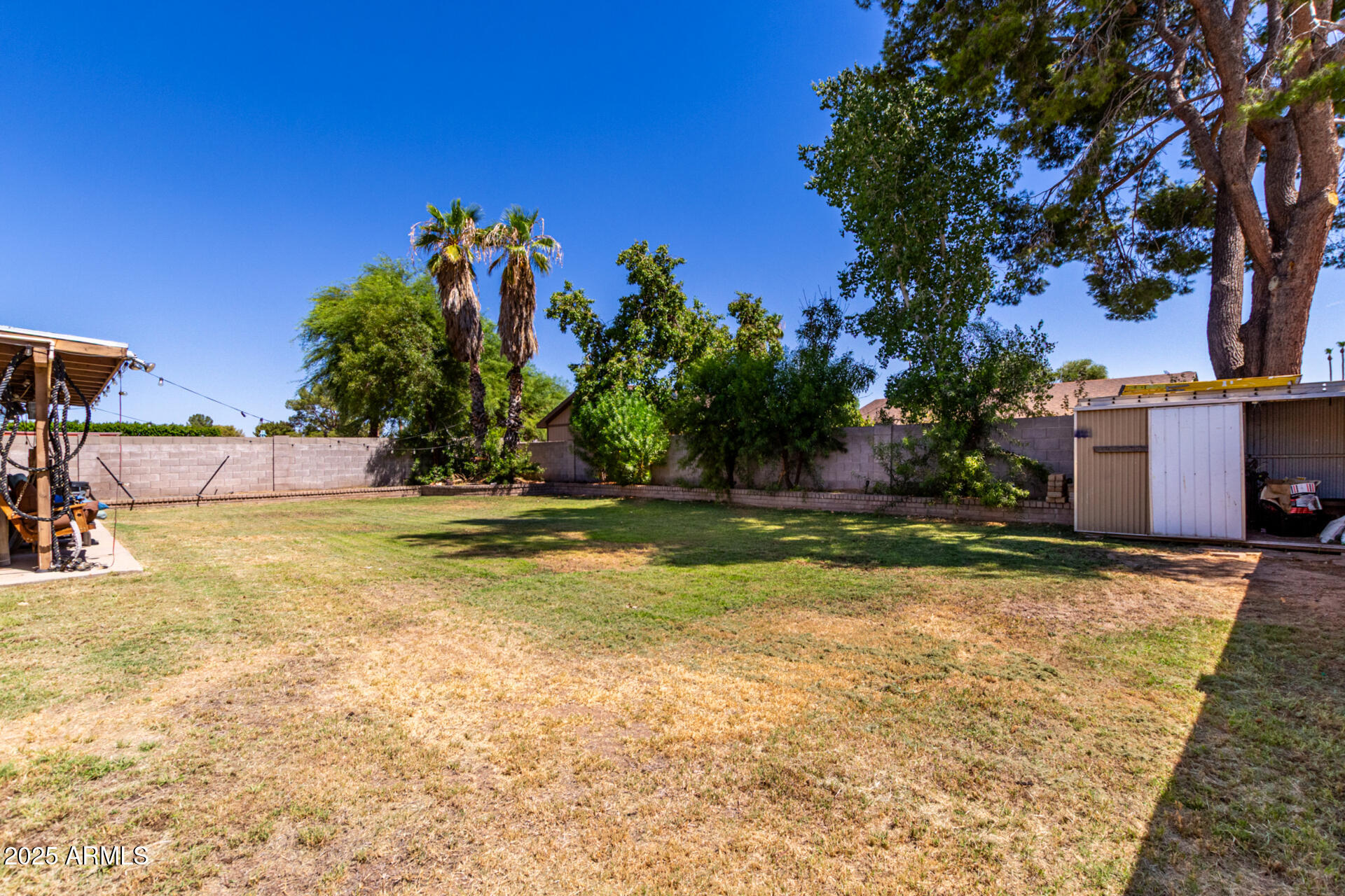 3915 W VOLTAIRE Avenue