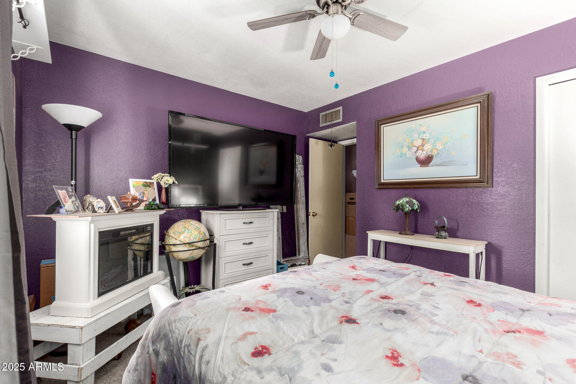 3915 W VOLTAIRE Avenue