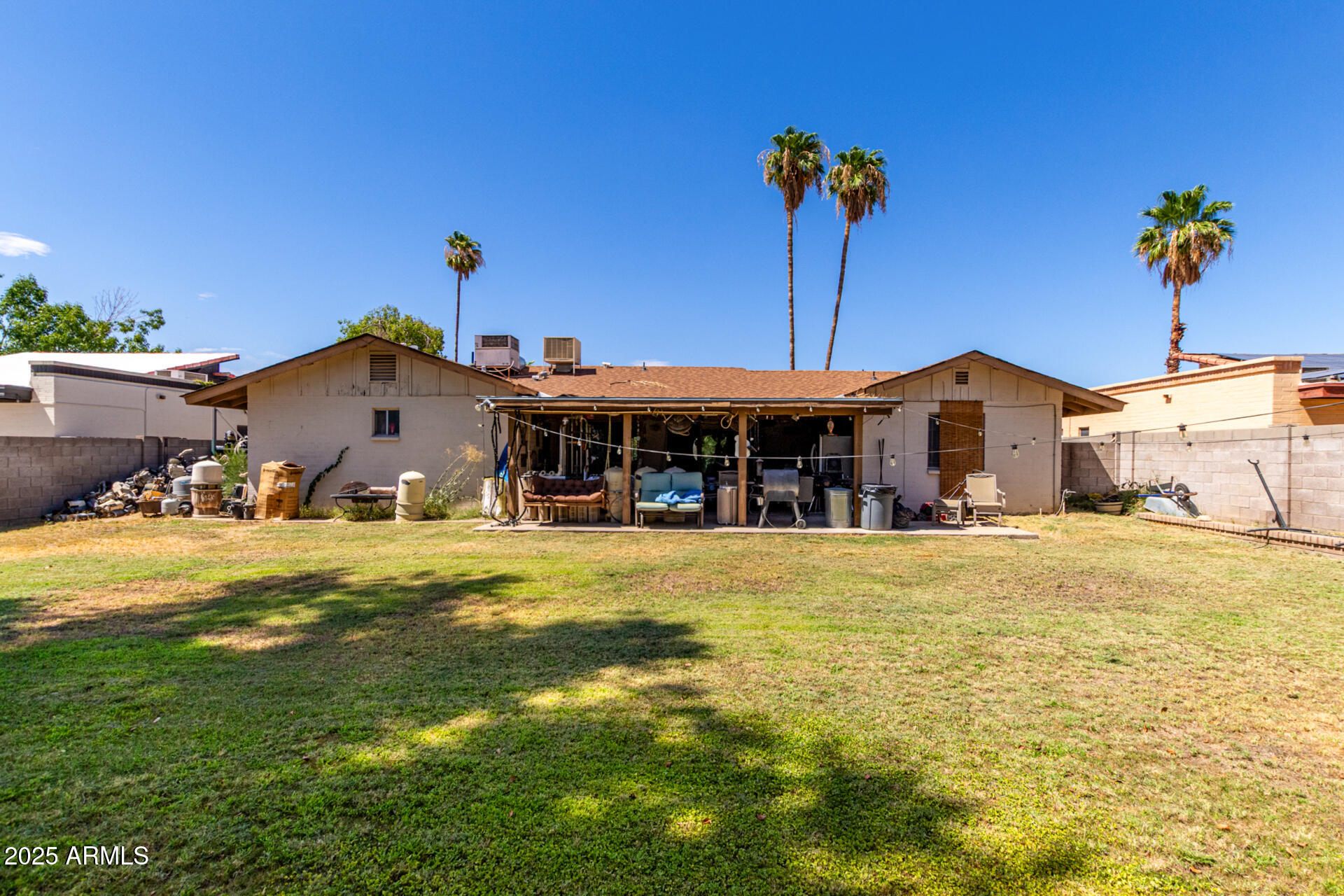 3915 W VOLTAIRE Avenue