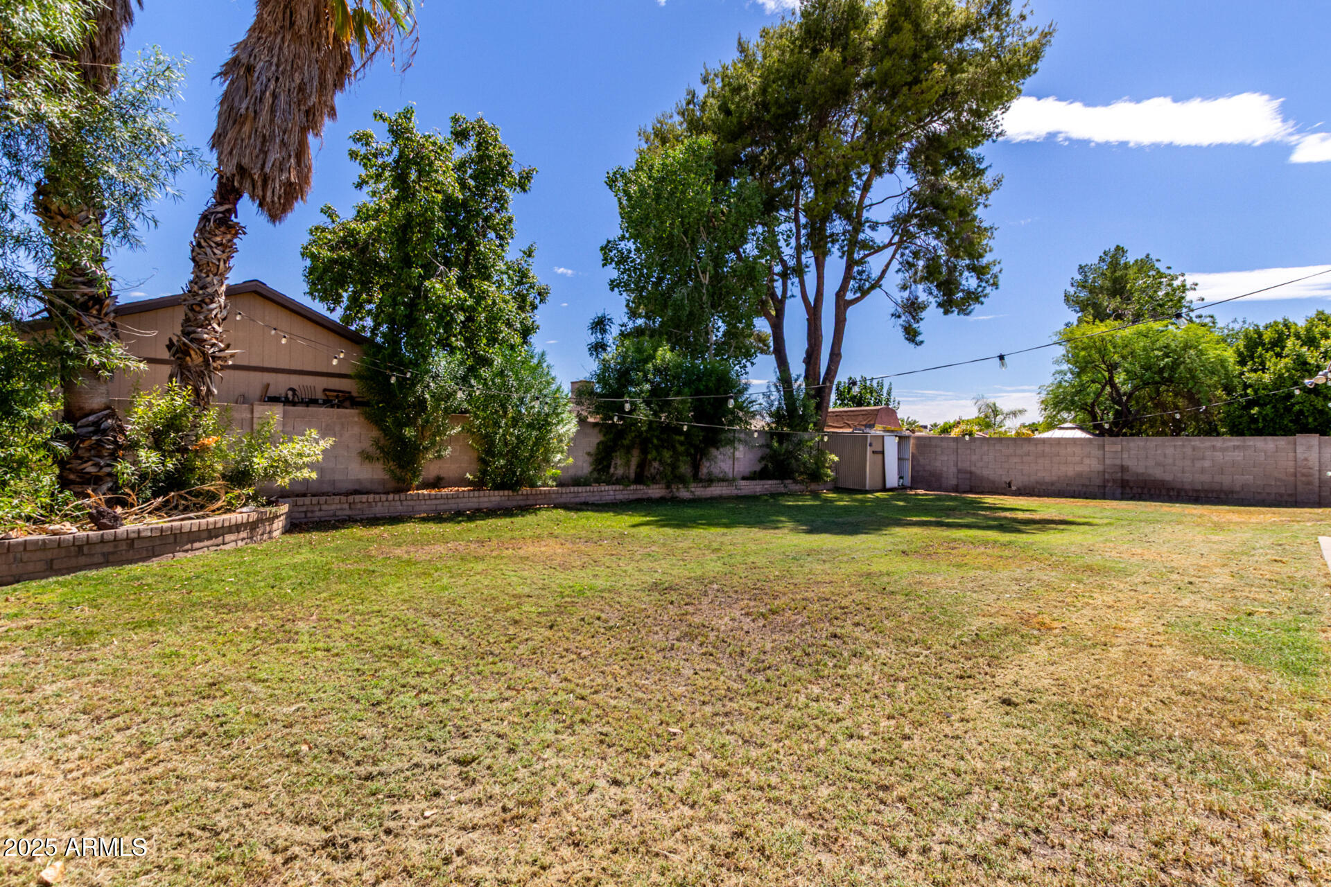 3915 W VOLTAIRE Avenue