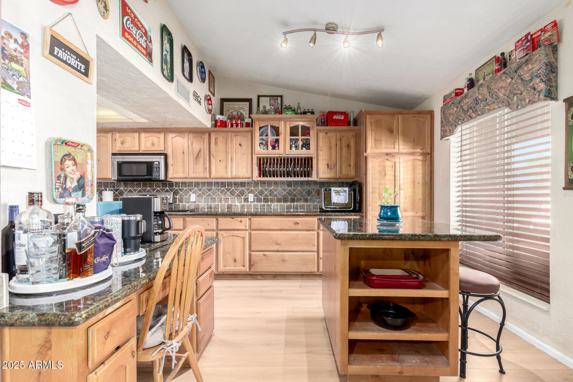 3915 W VOLTAIRE Avenue