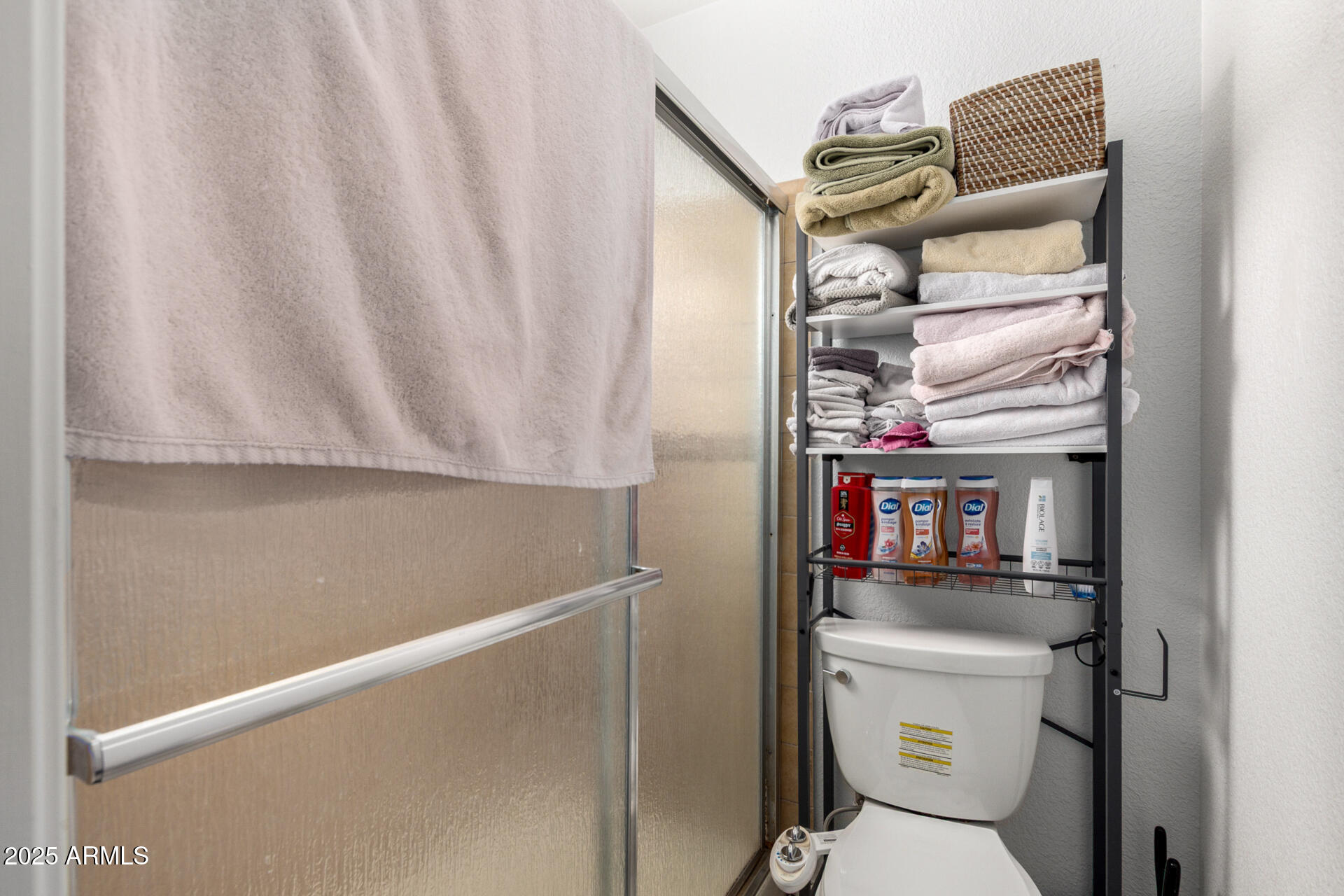 3915 W VOLTAIRE Avenue