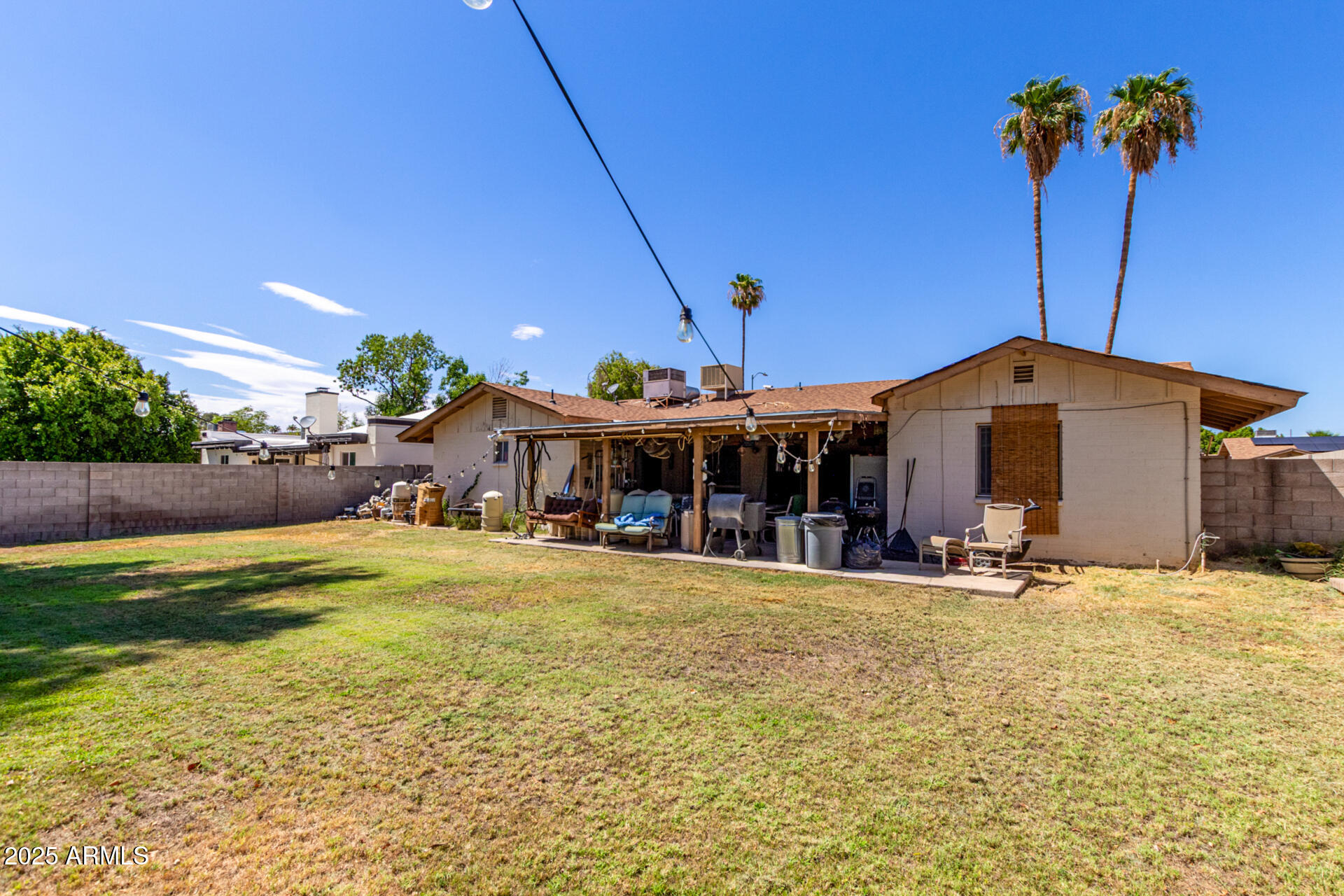 3915 W VOLTAIRE Avenue