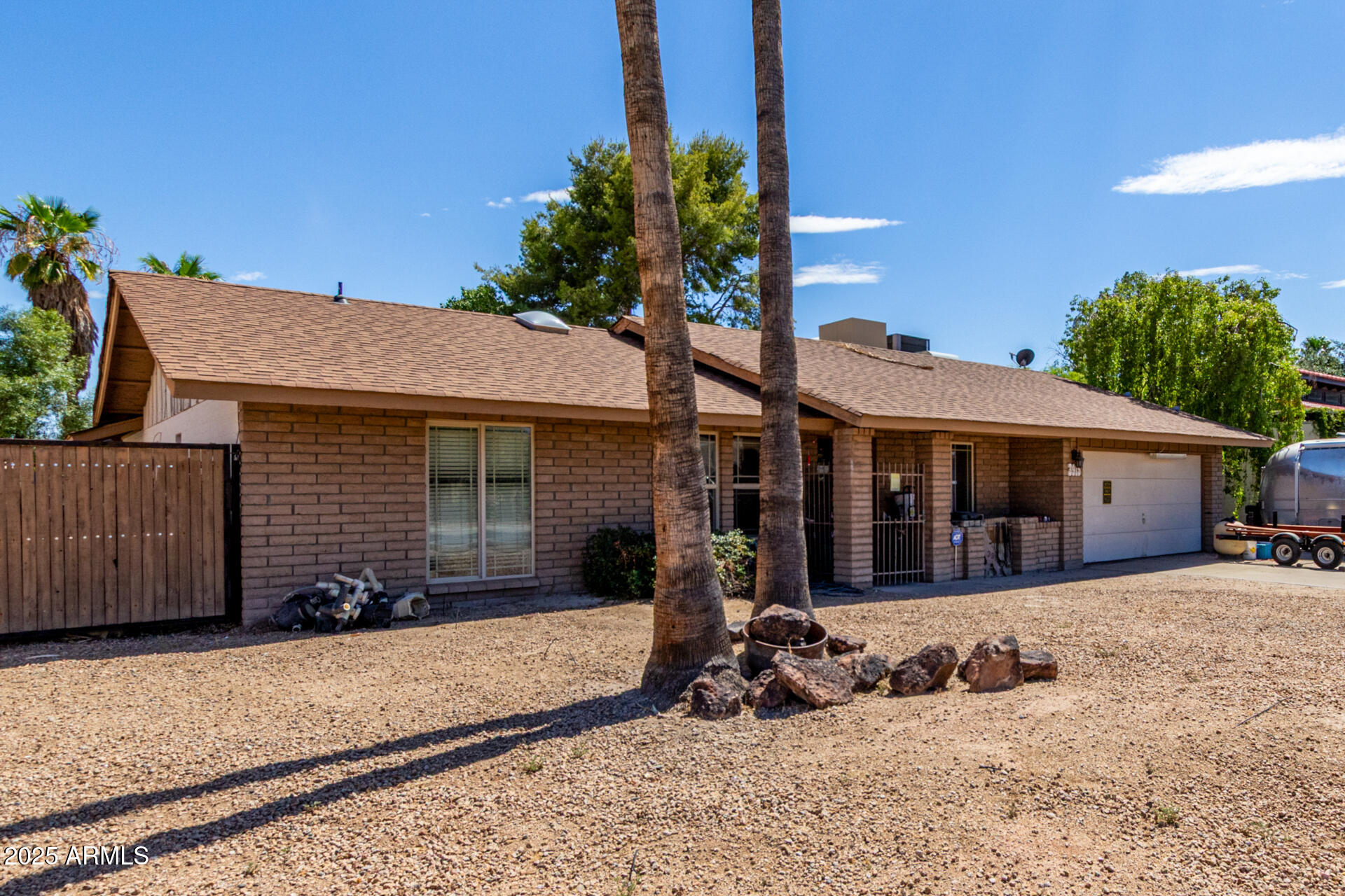 3915 W VOLTAIRE Avenue