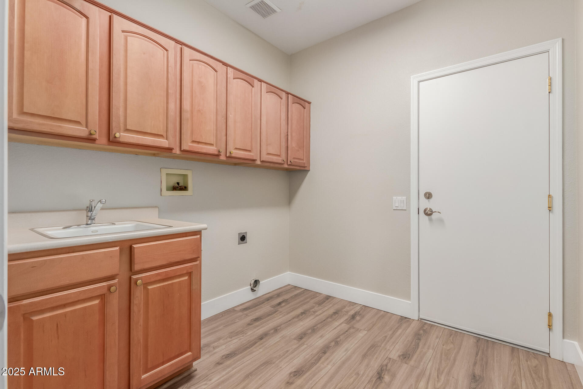 15801 W GOLDENROD Drive