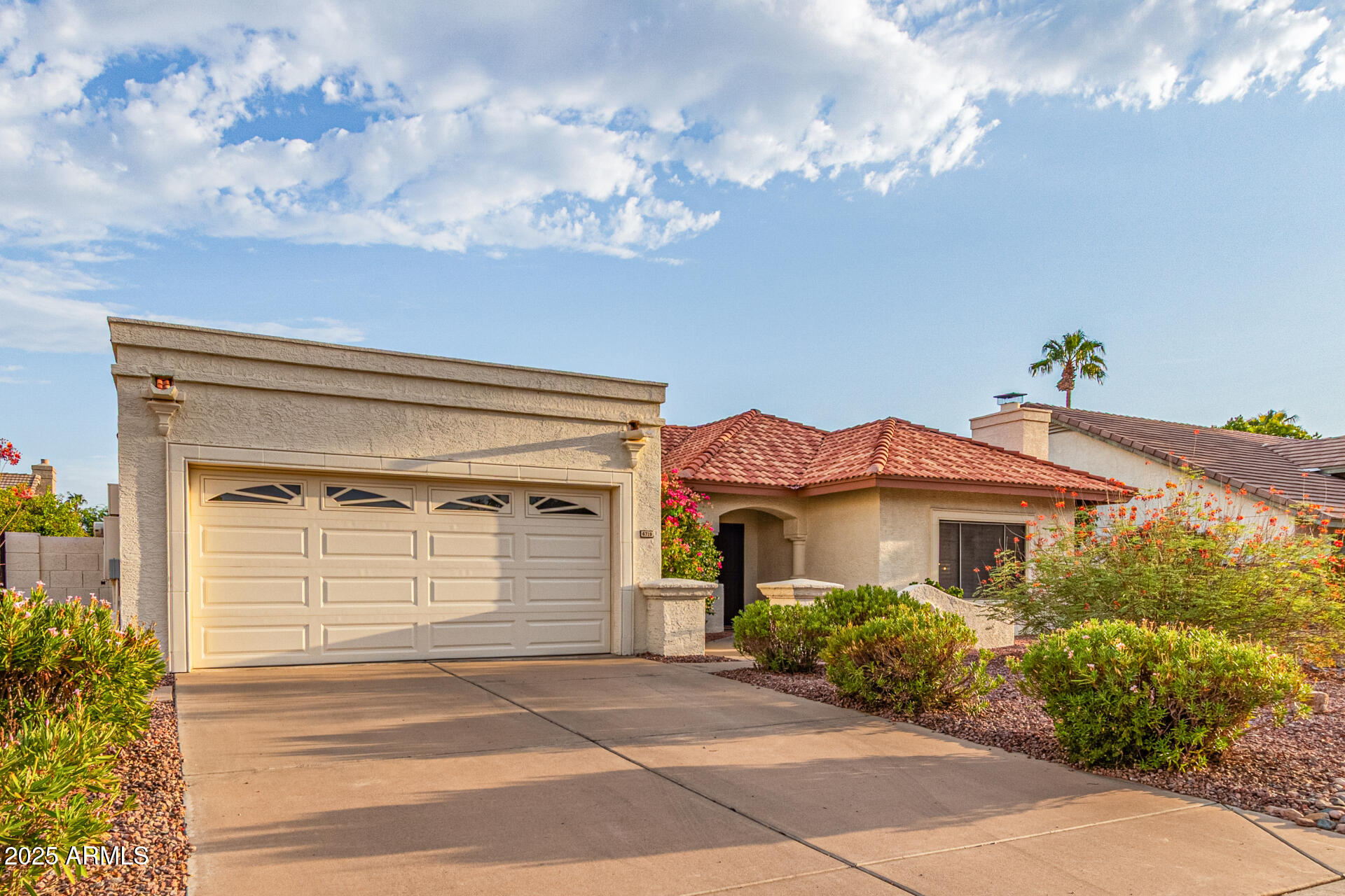 6719 W KERRY Lane