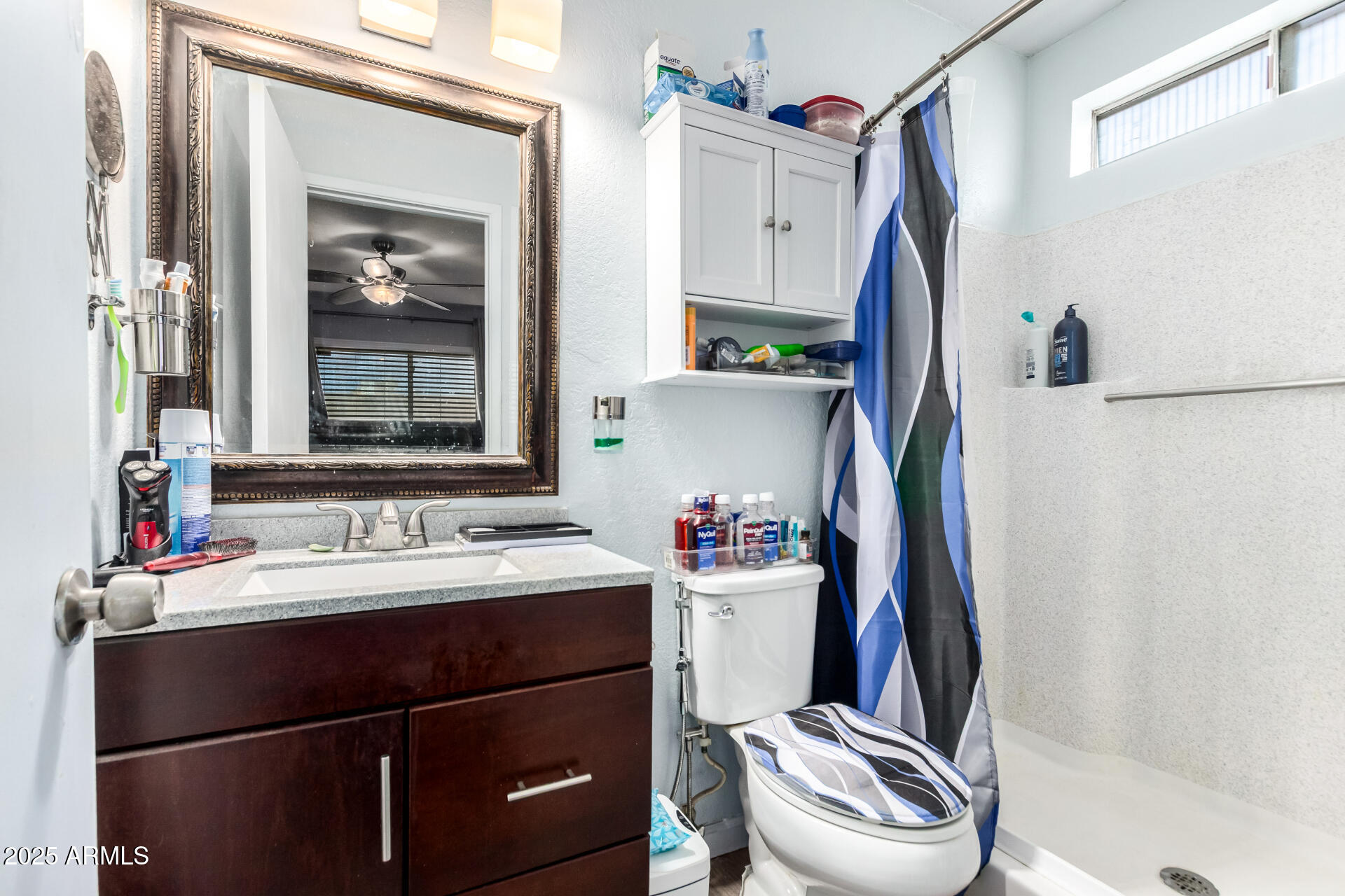 2220 E JEROME Avenue