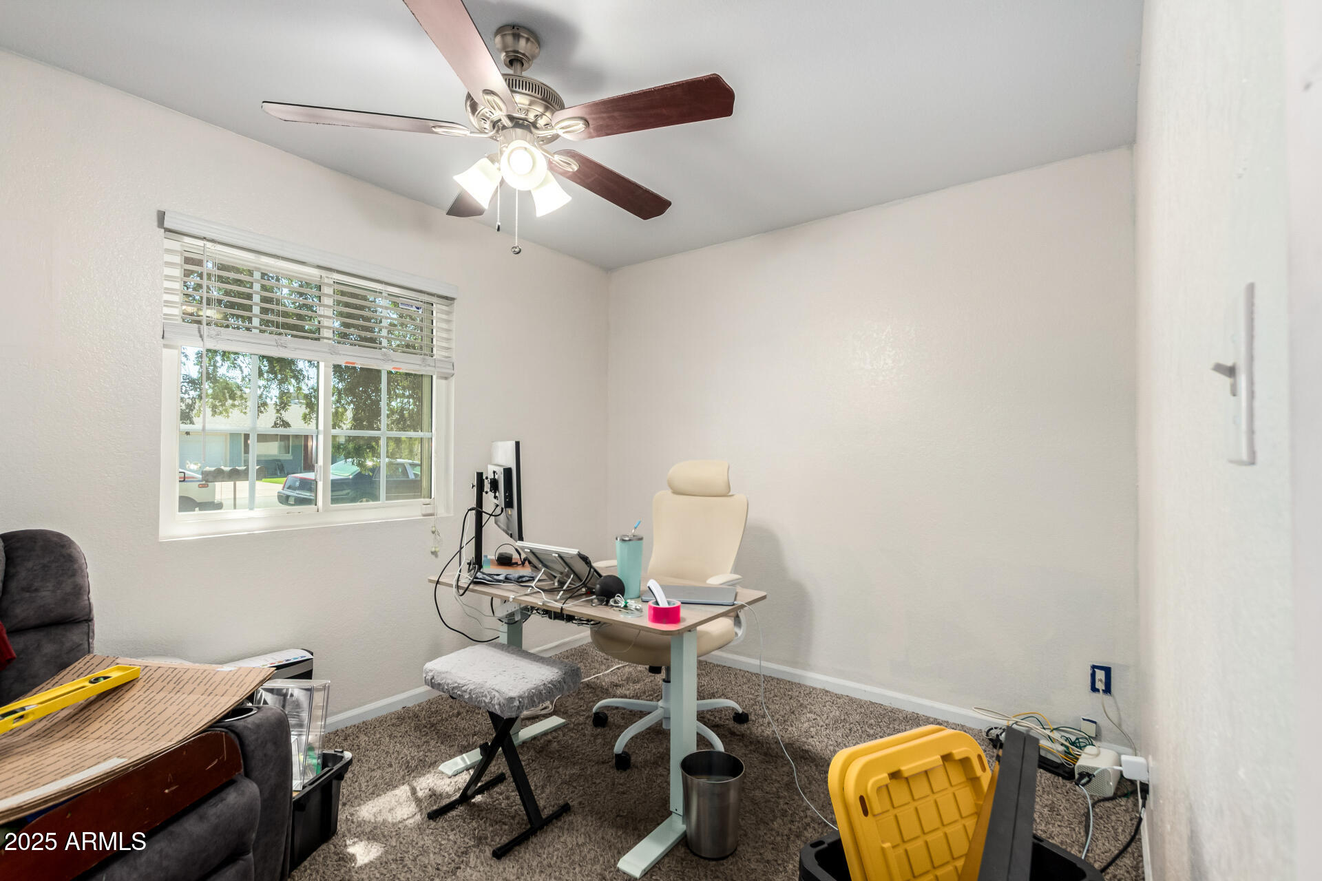 2220 E JEROME Avenue