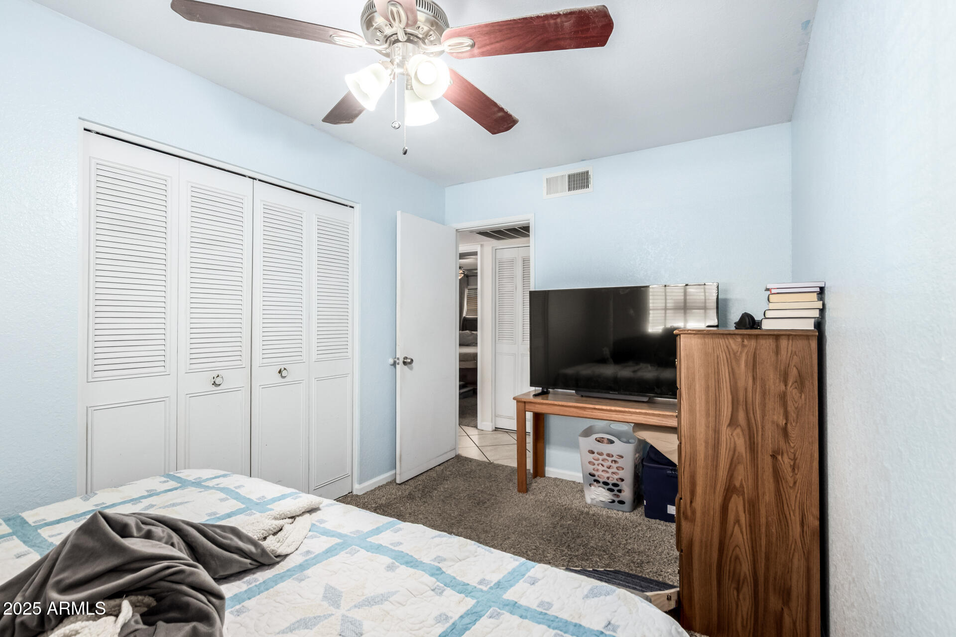 2220 E JEROME Avenue