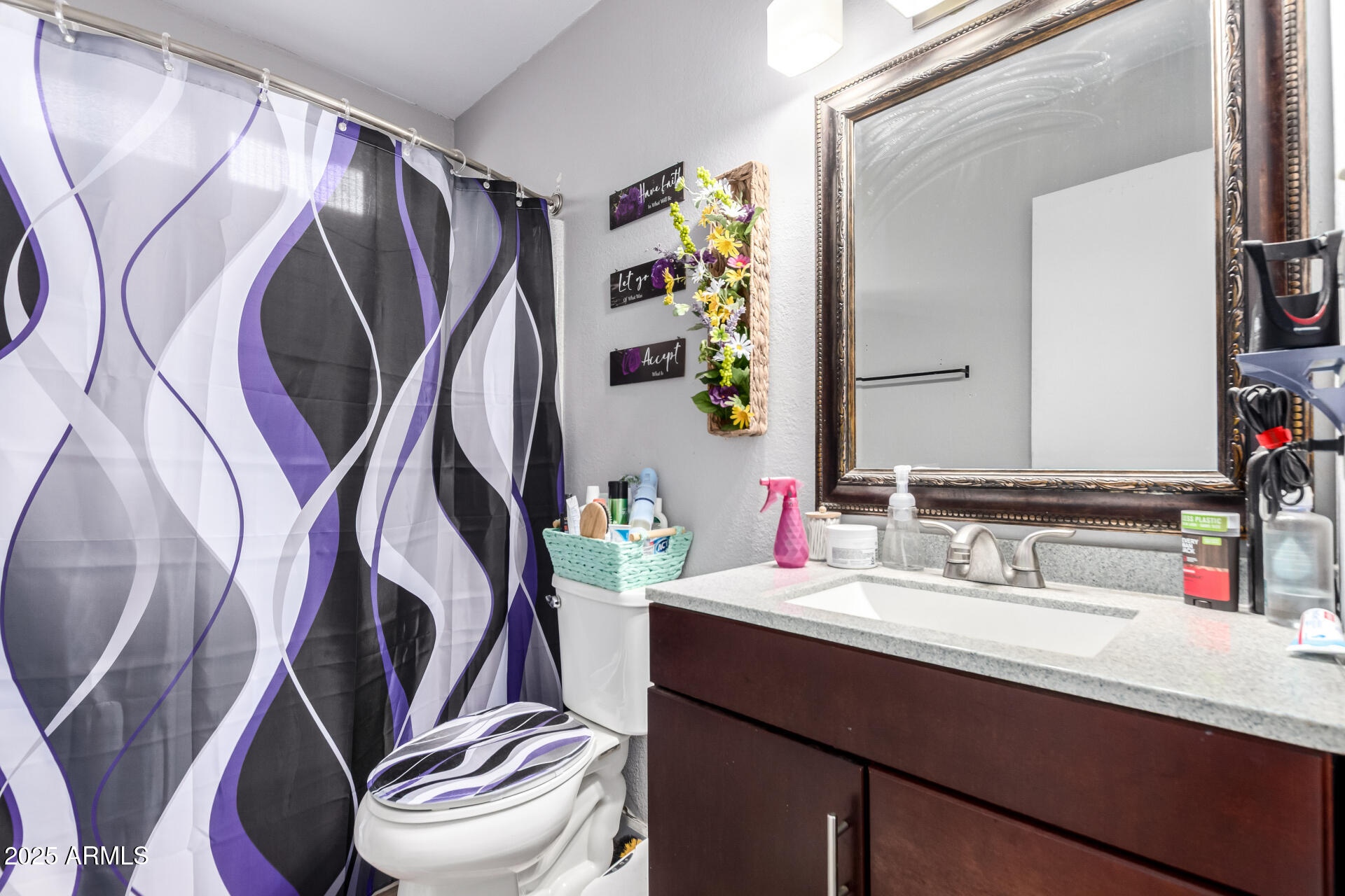 2220 E JEROME Avenue