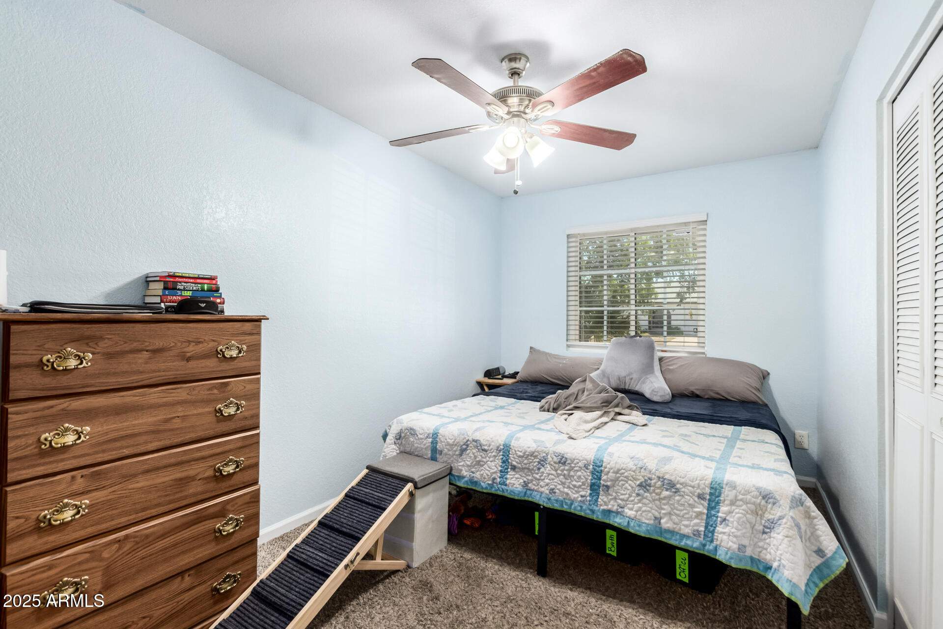 2220 E JEROME Avenue