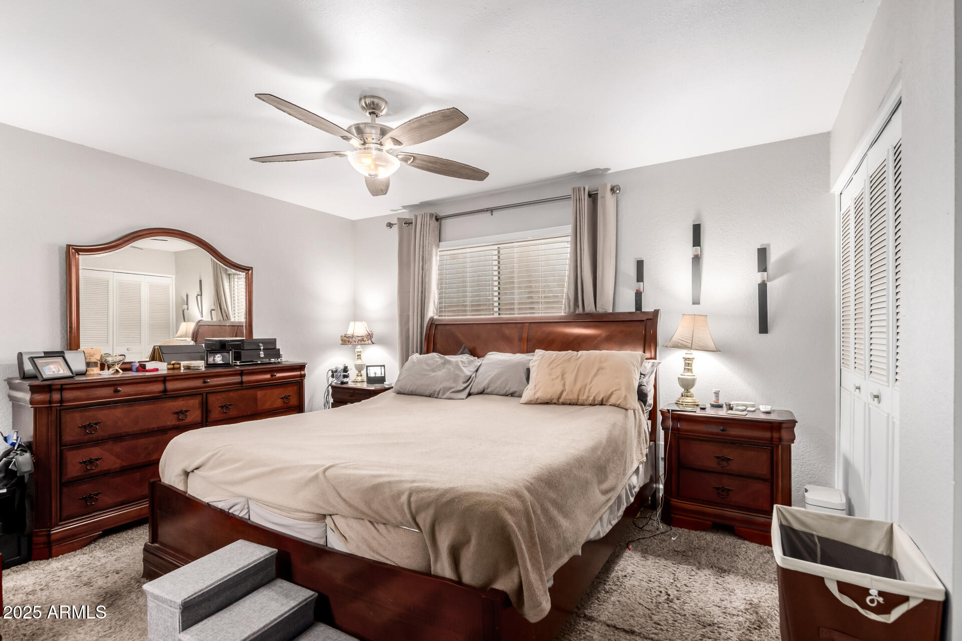 2220 E JEROME Avenue