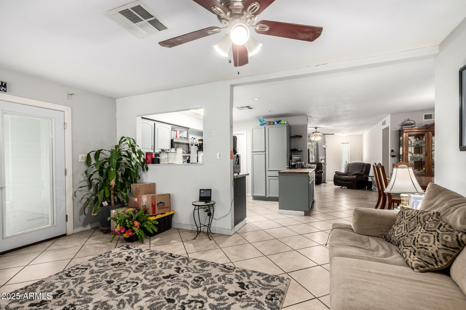 2220 E JEROME Avenue