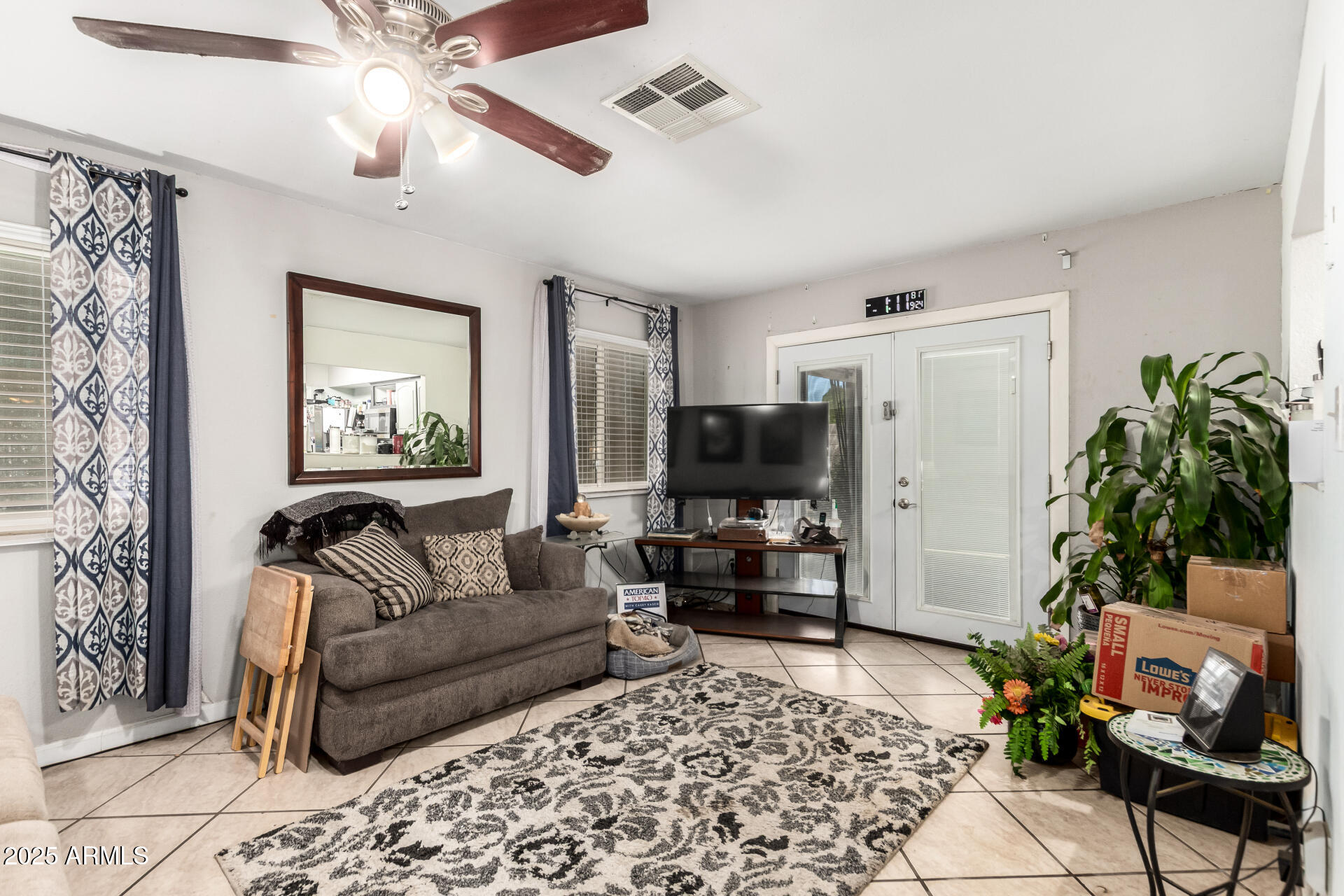 2220 E JEROME Avenue