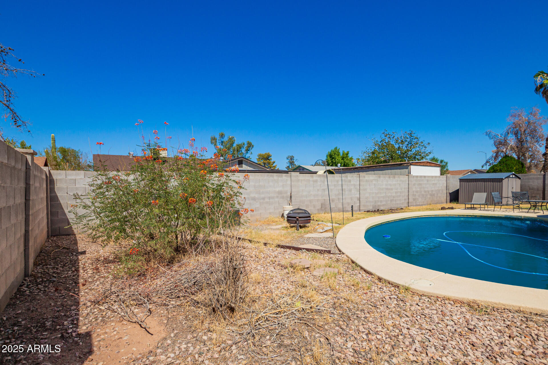 2220 E JEROME Avenue