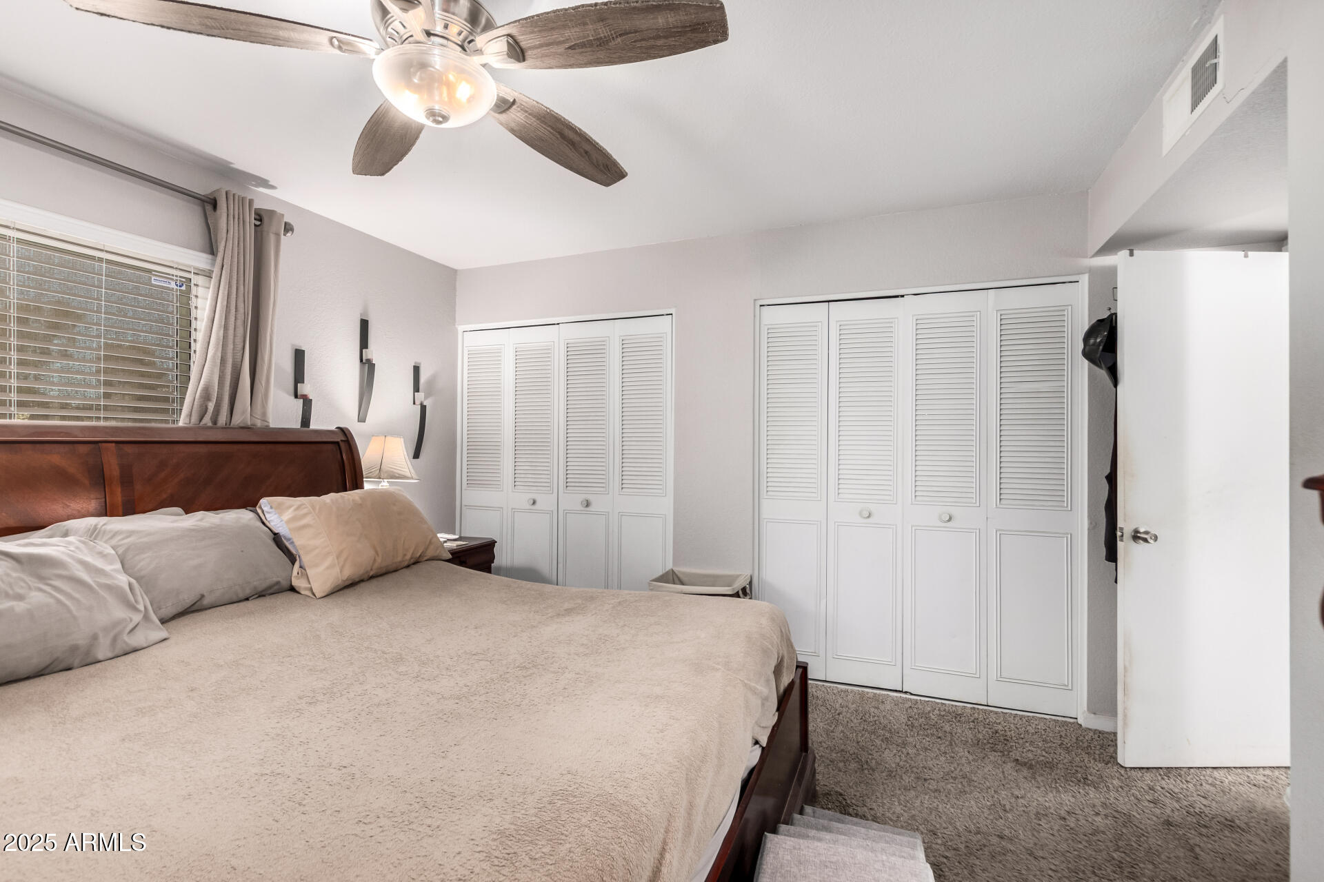 2220 E JEROME Avenue