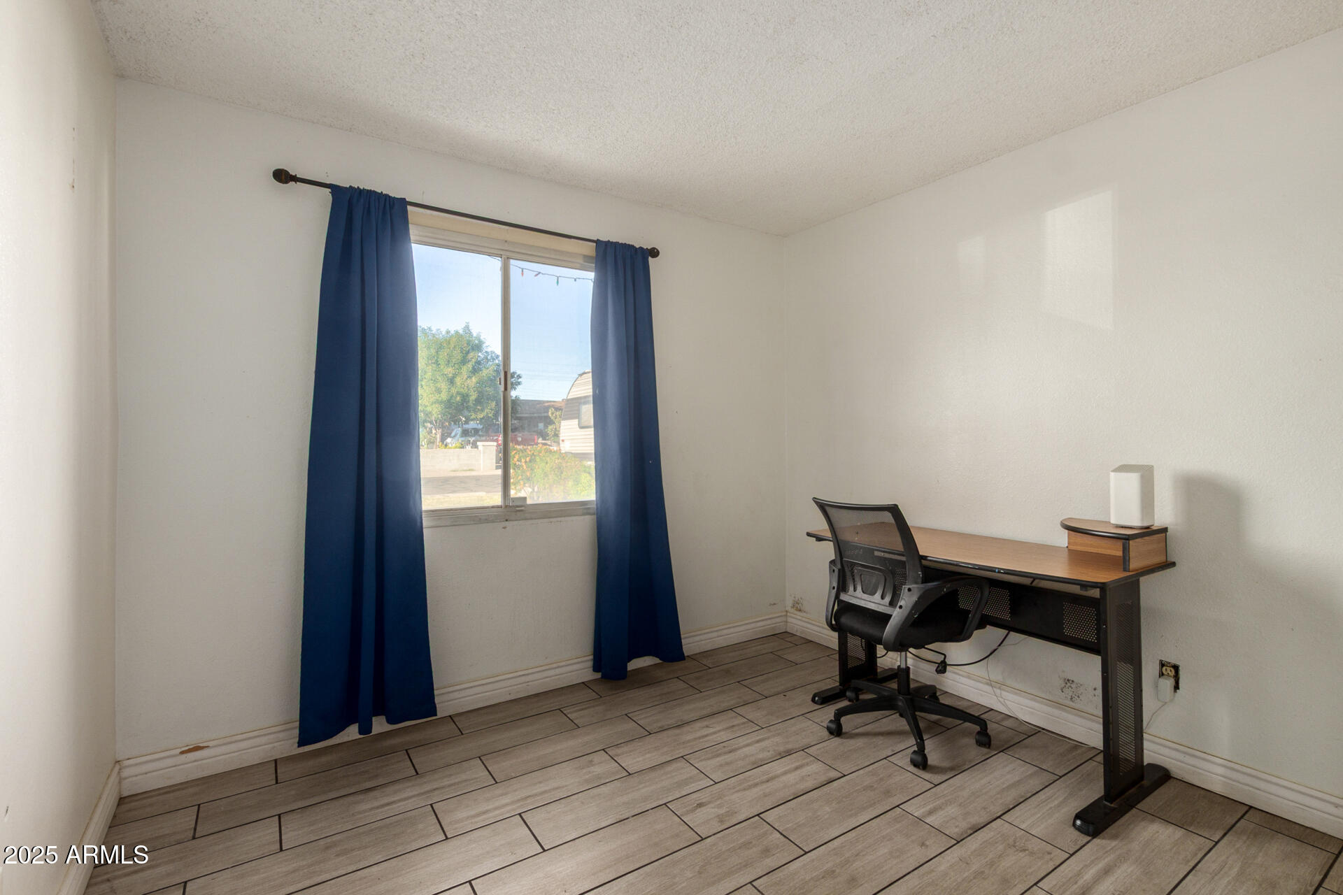 8001 W COLLEGE Drive