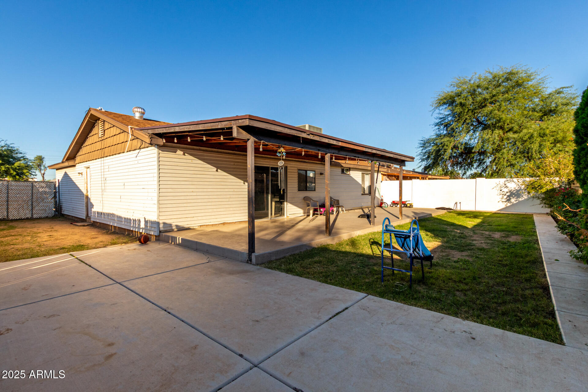 8001 W COLLEGE Drive