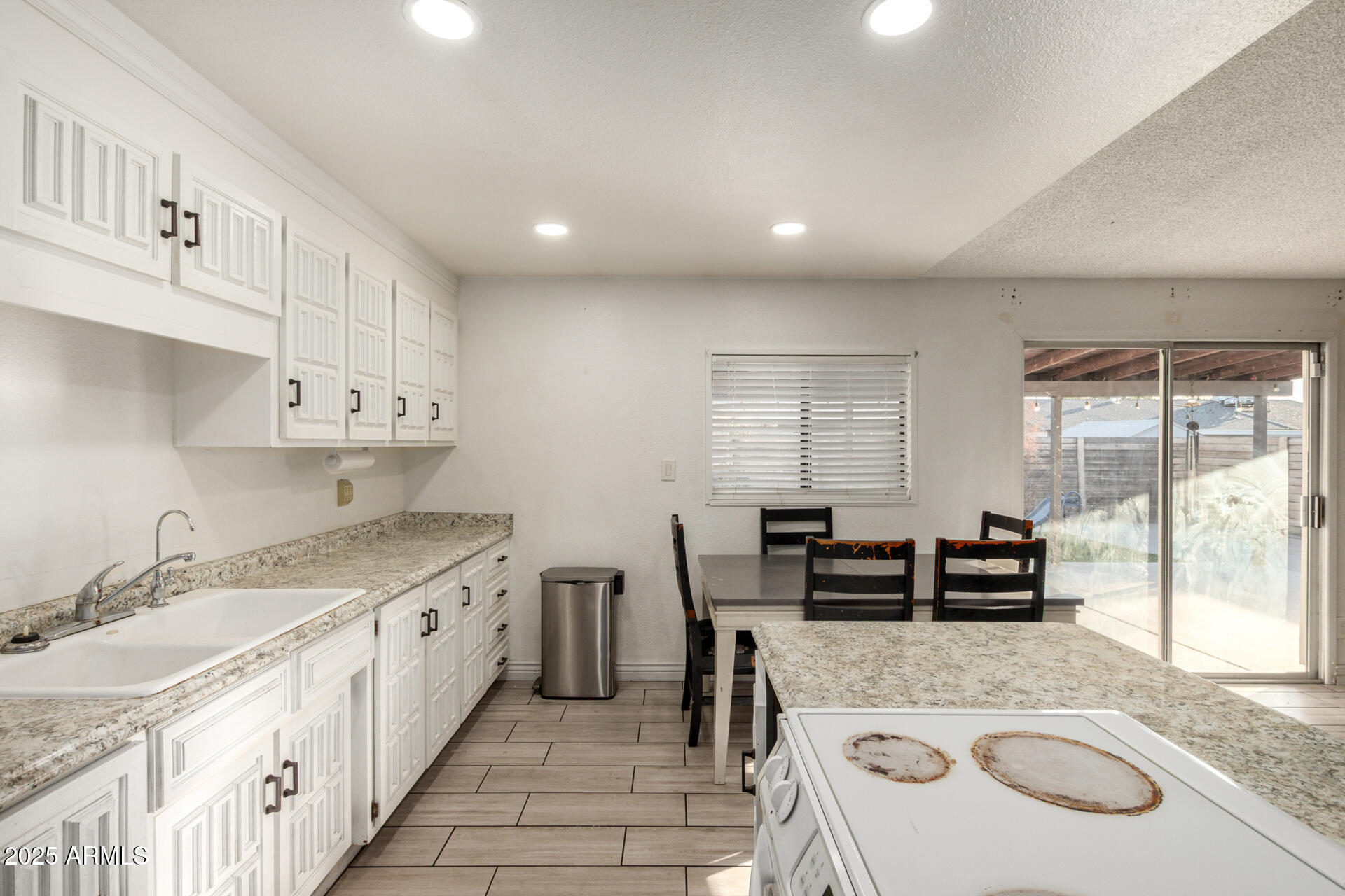 8001 W COLLEGE Drive