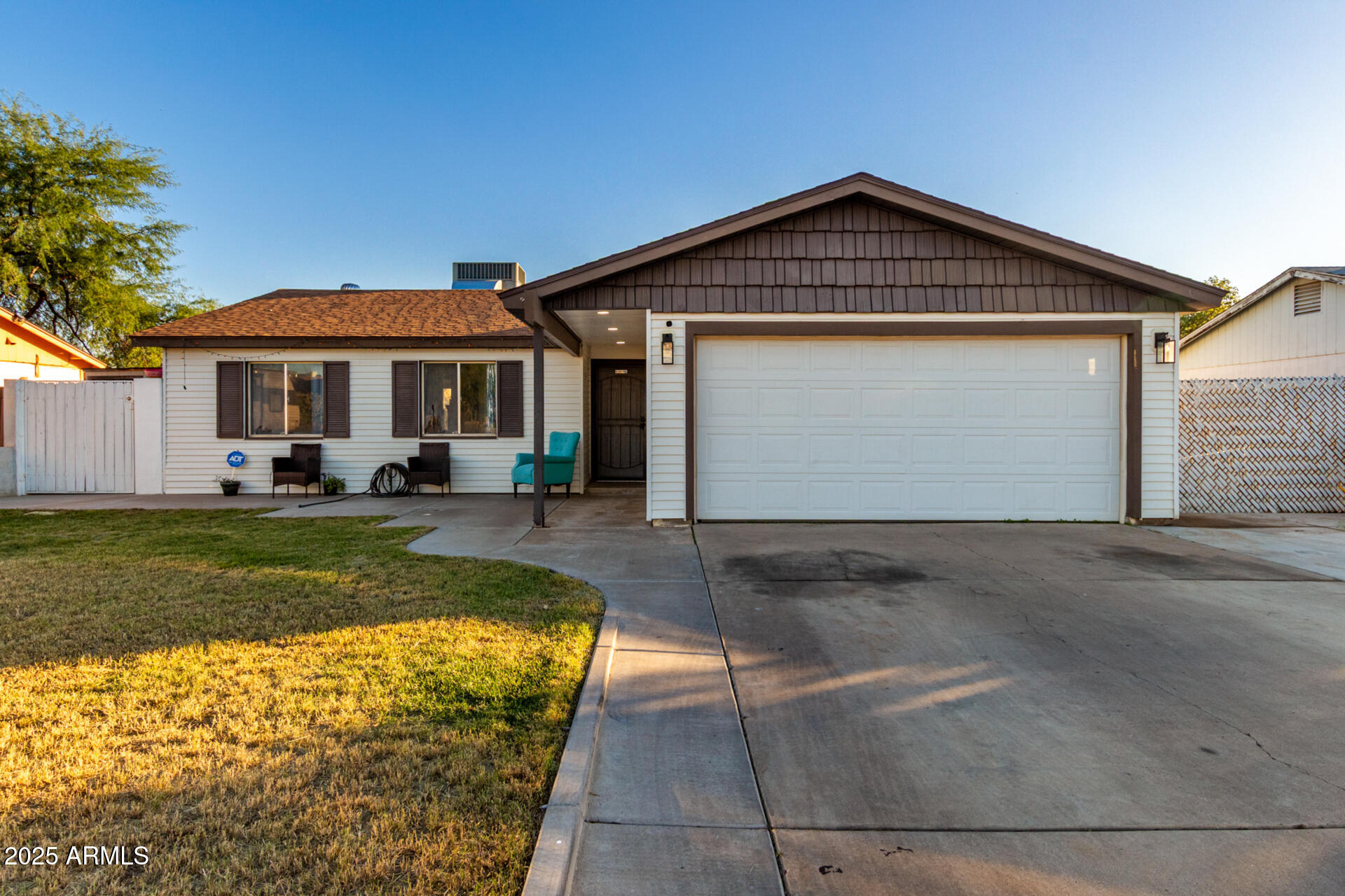 8001 W COLLEGE Drive