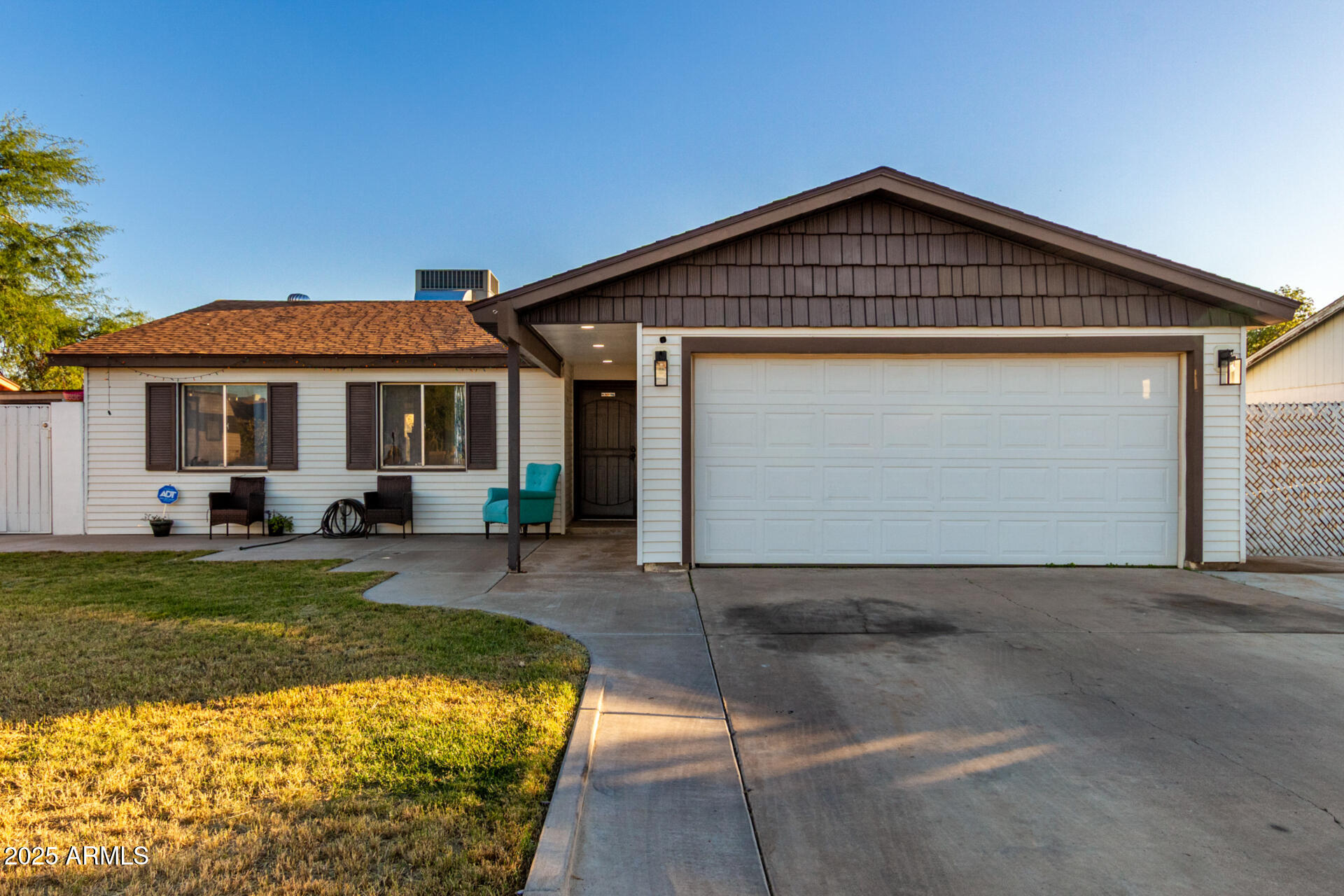 8001 W COLLEGE Drive