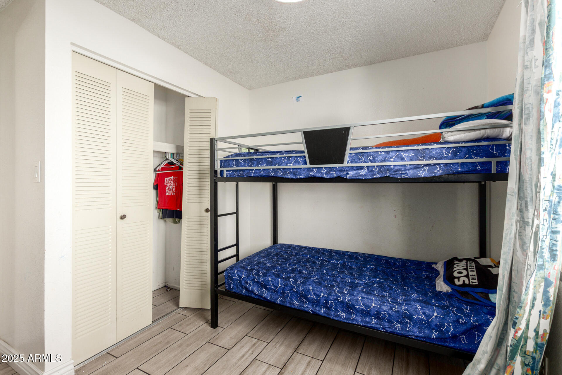 8001 W COLLEGE Drive