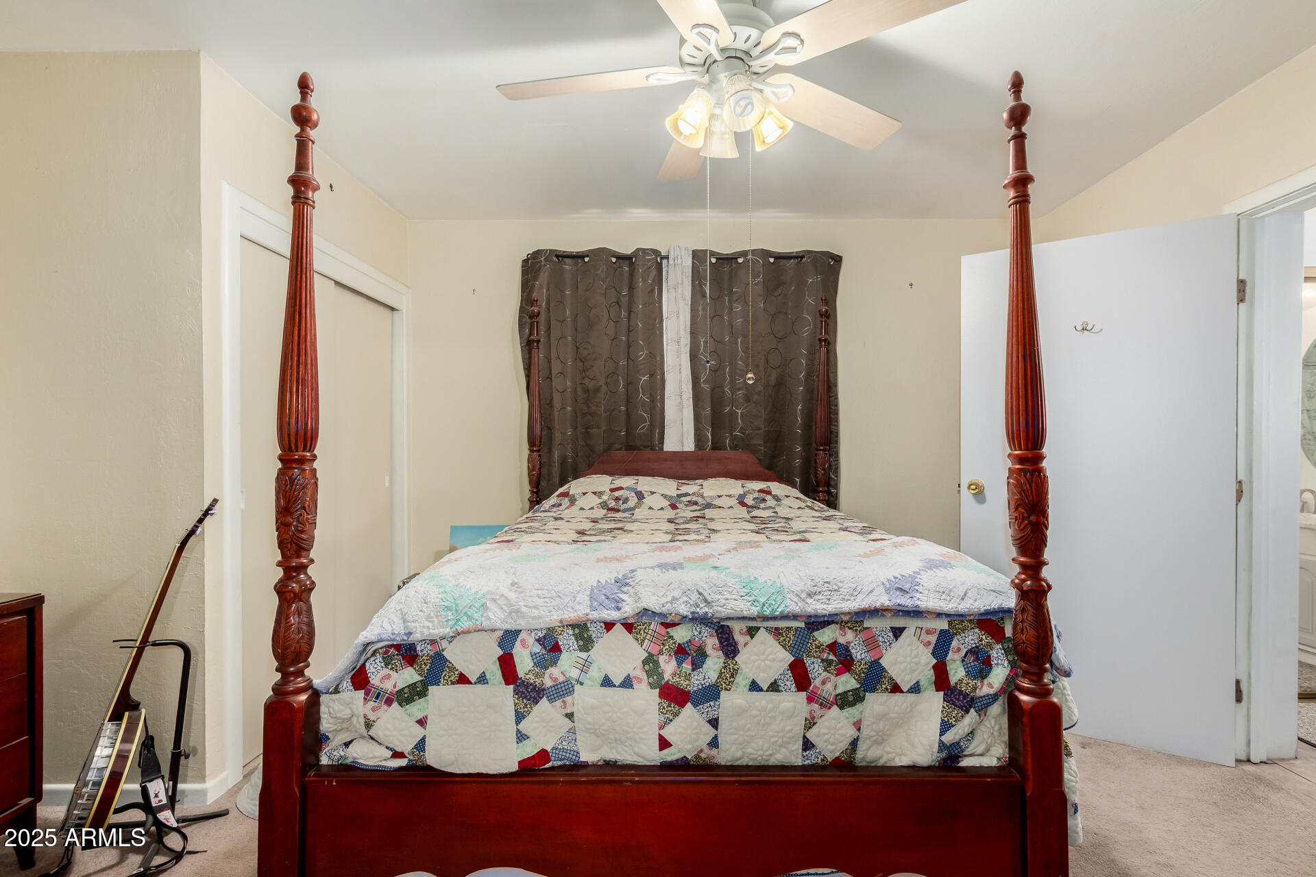 2546 W AUGUSTA Avenue