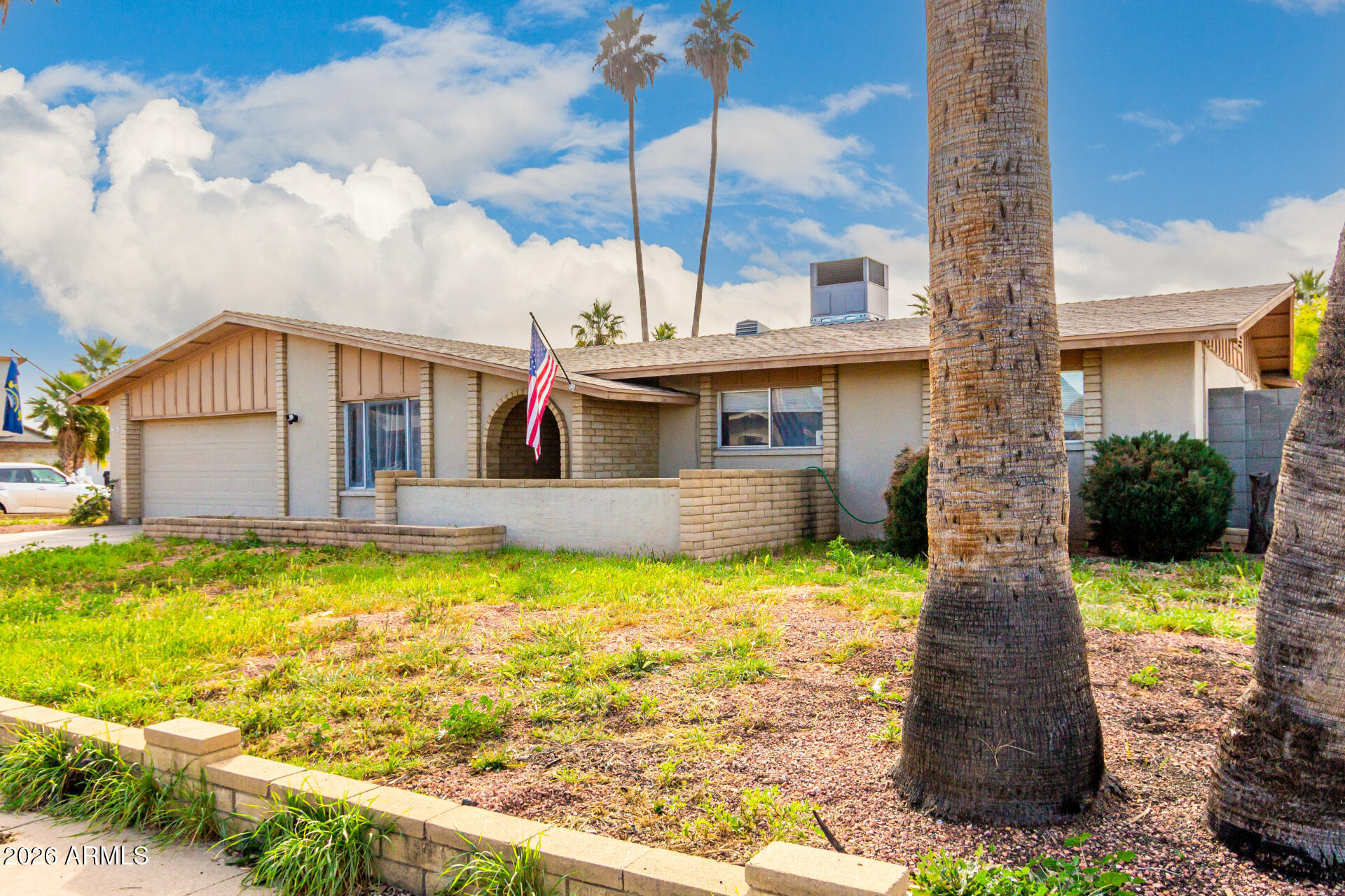 4519 W PARADISE Drive