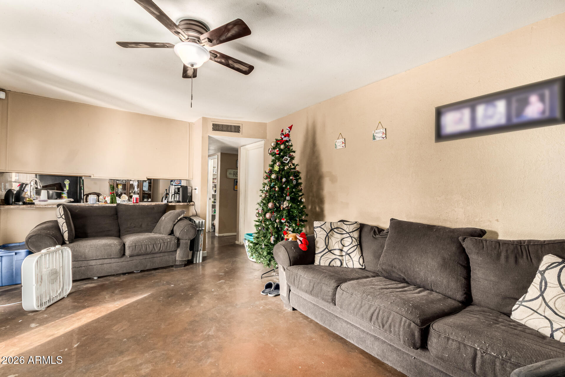 4519 W PARADISE Drive