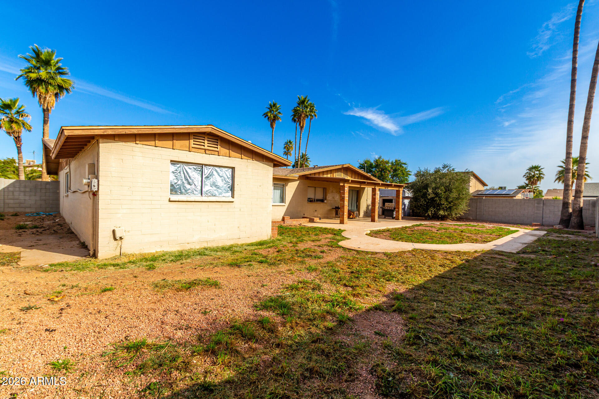 4519 W PARADISE Drive