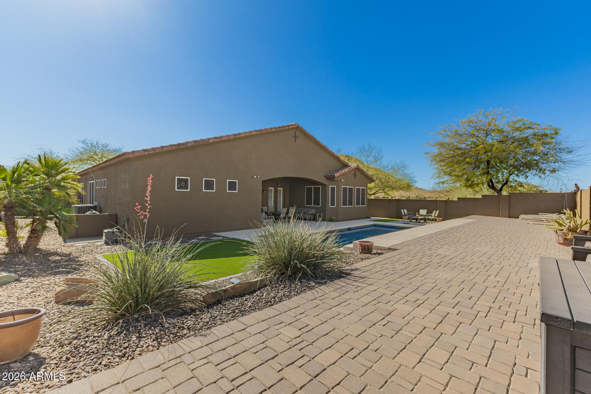 9852 W HEDGE HOG Place