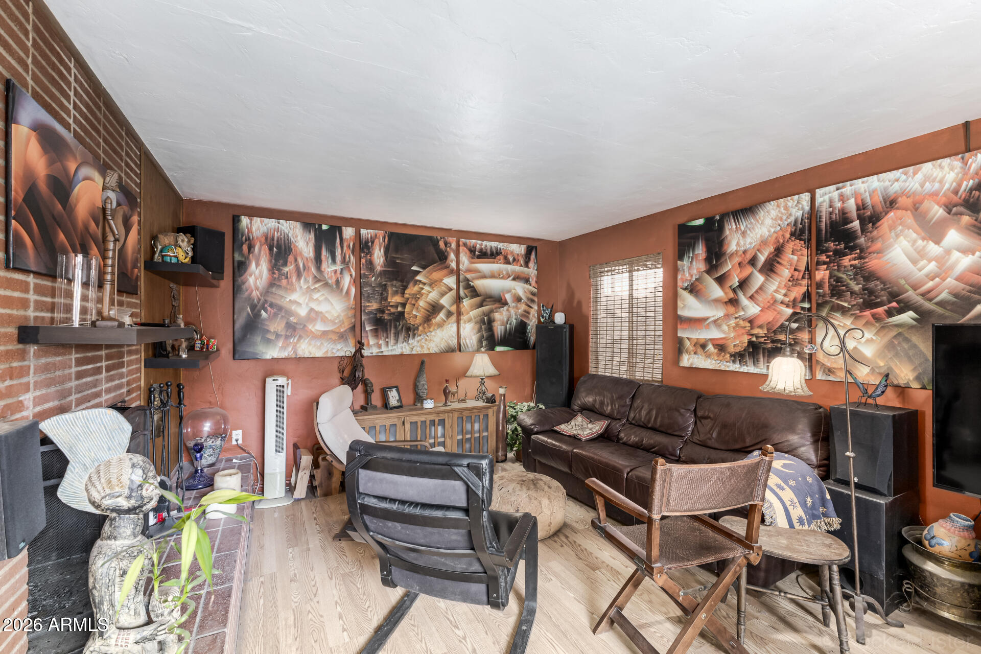 1032 W 6TH Place