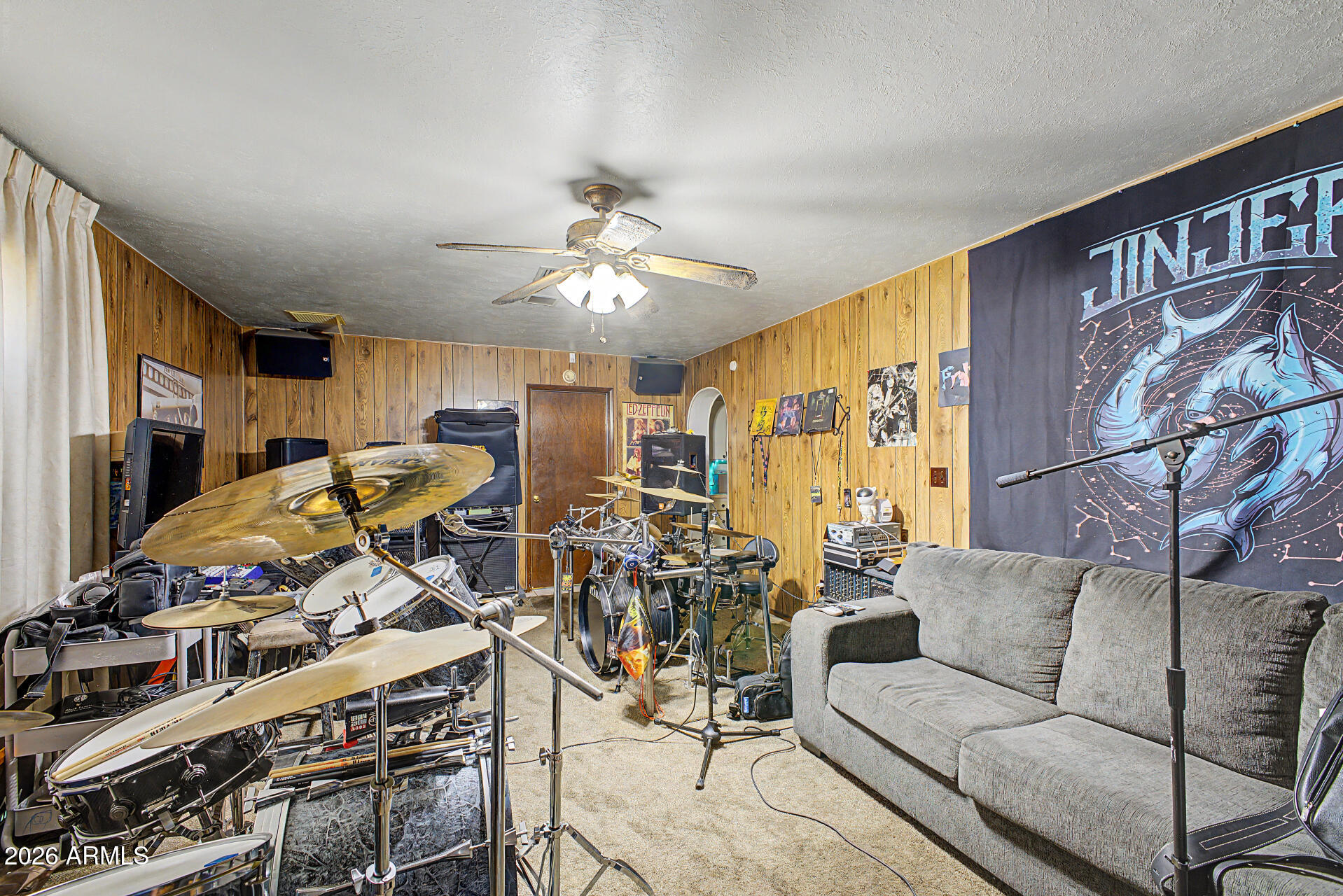 3234 W CORRINE Drive
