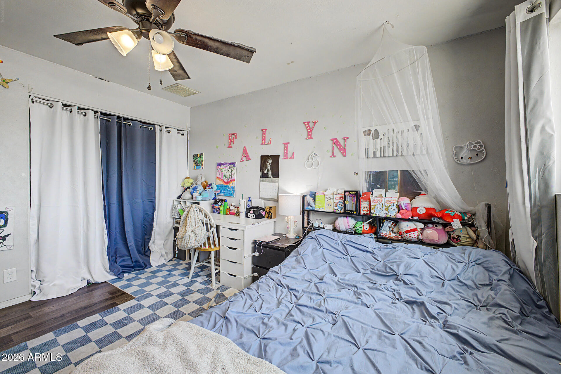 3234 W CORRINE Drive