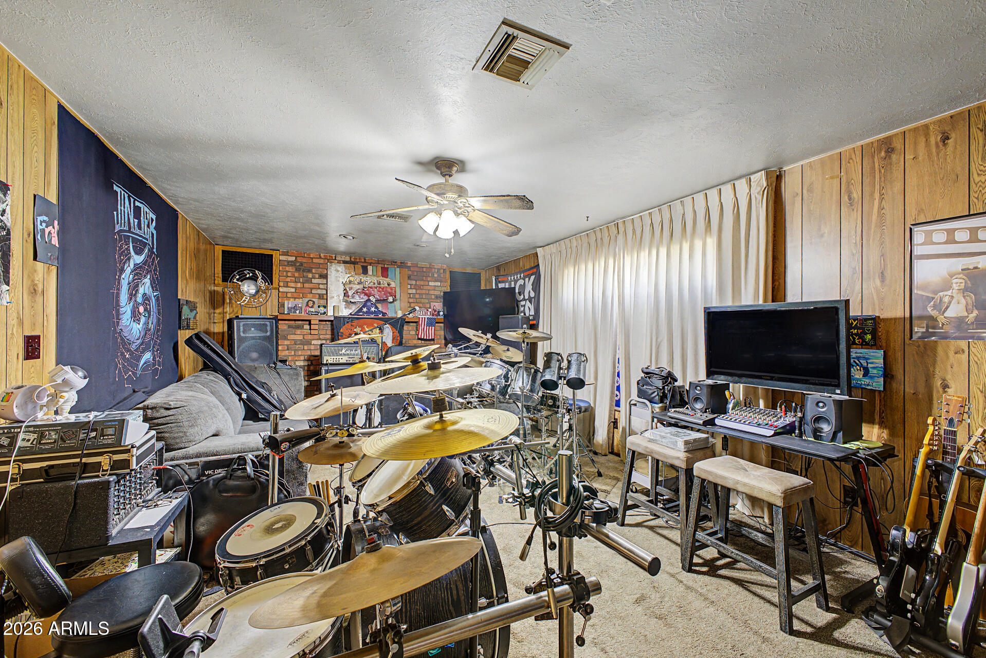 3234 W CORRINE Drive