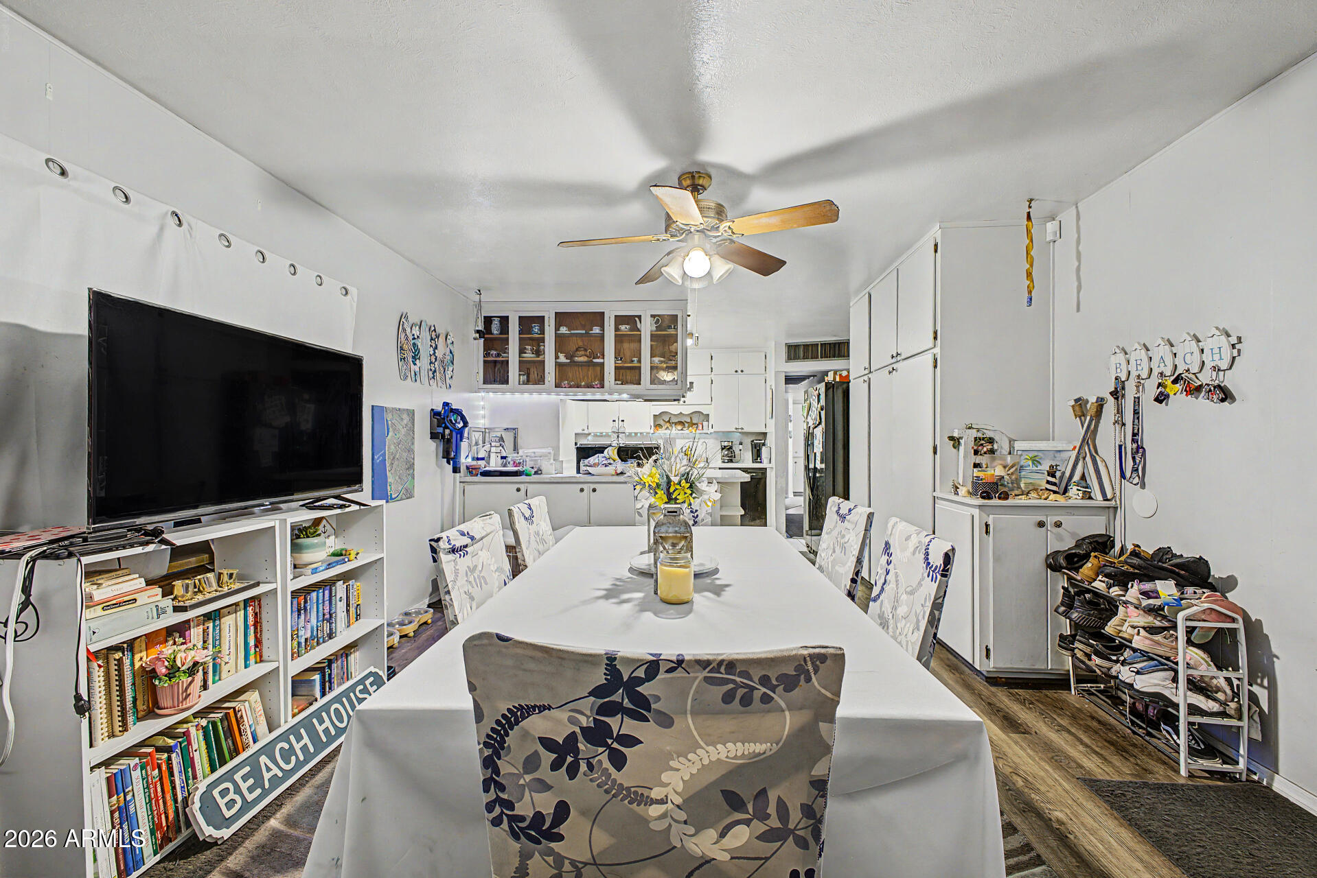 3234 W CORRINE Drive