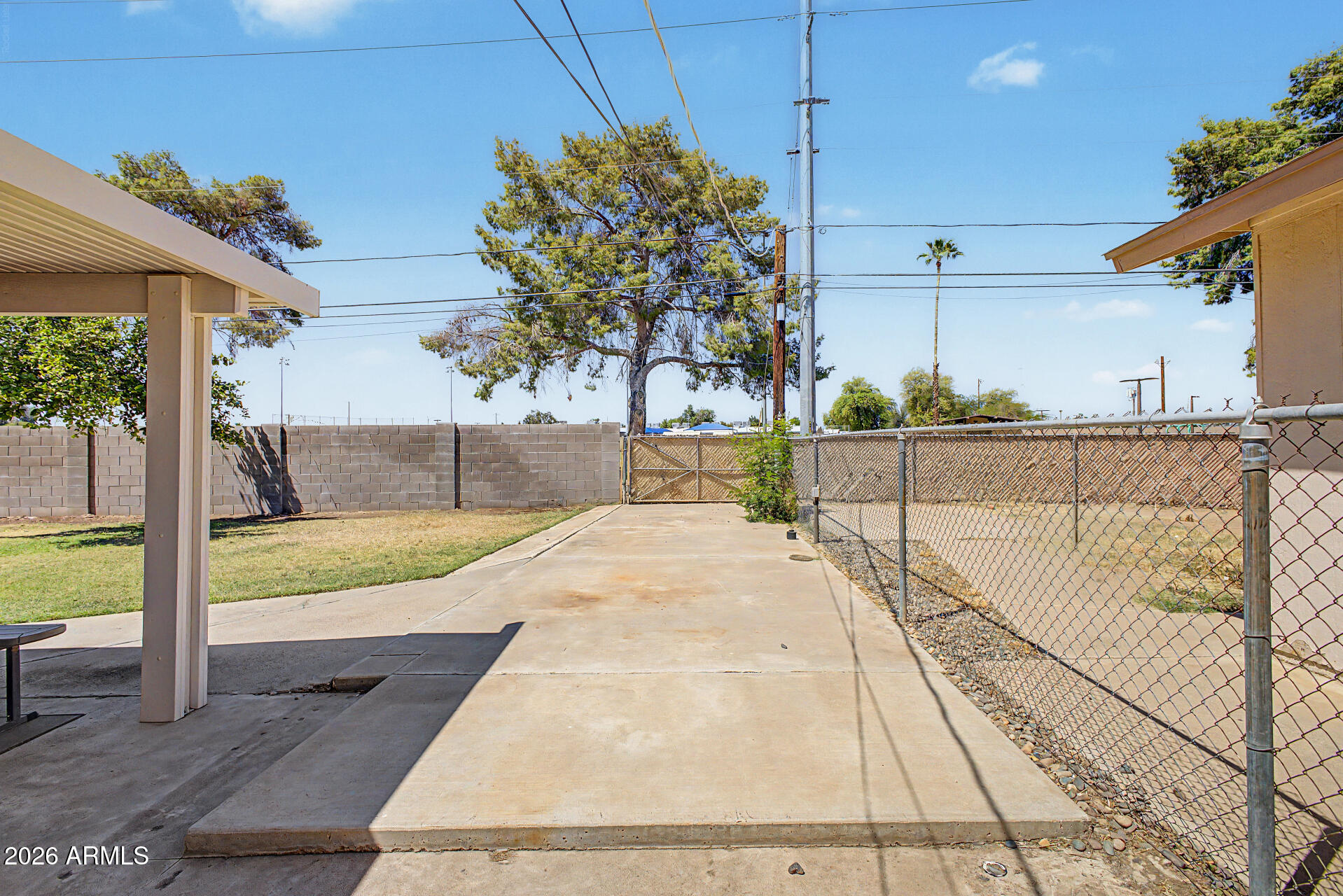 3234 W CORRINE Drive