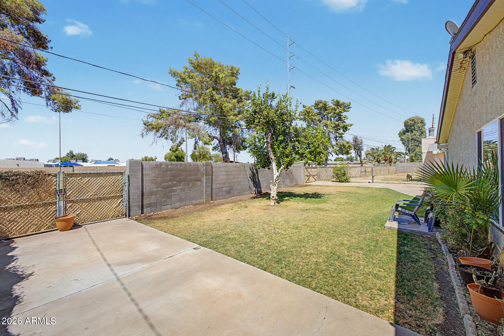 3234 W CORRINE Drive