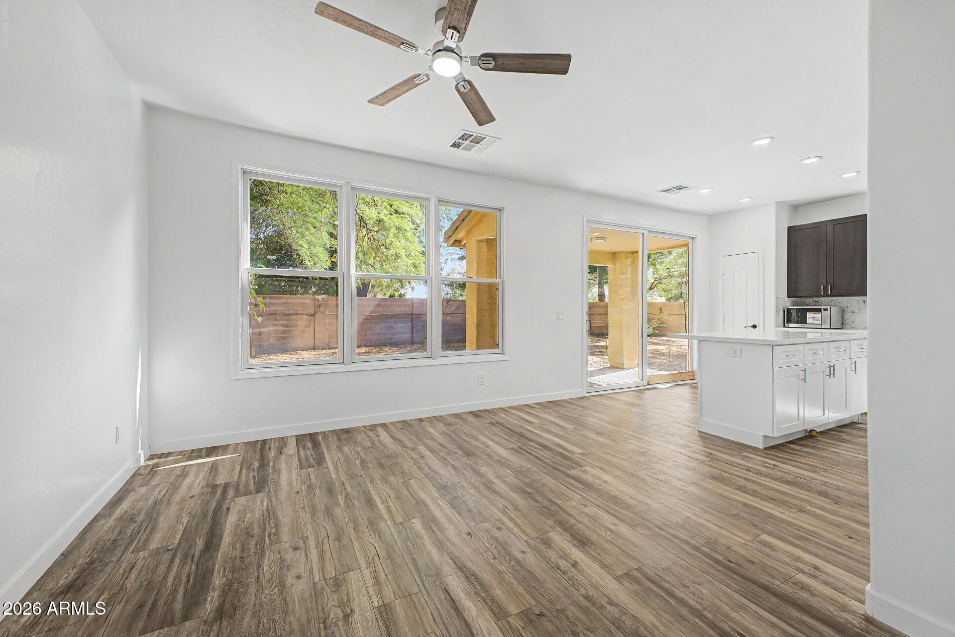 18293 W ELM Street