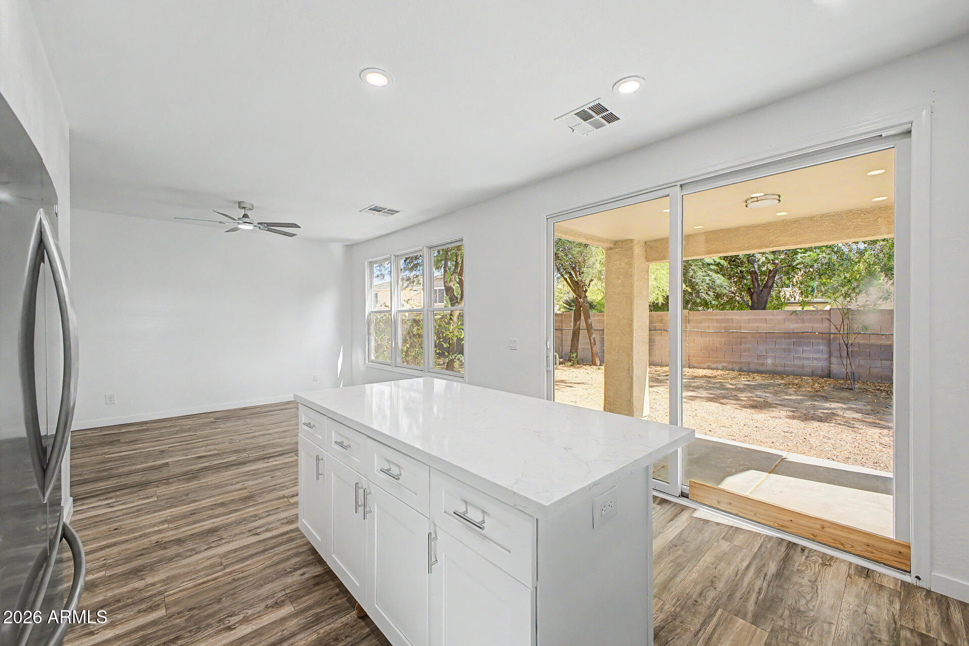 18293 W ELM Street