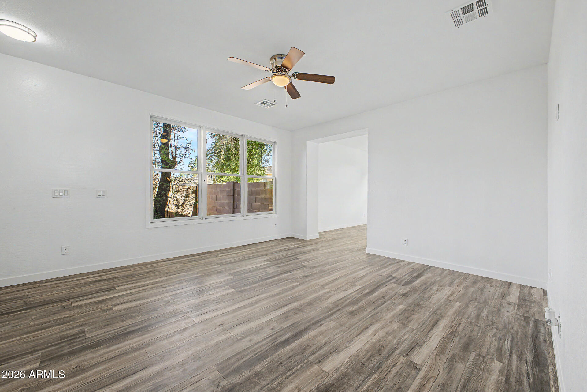 18293 W ELM Street