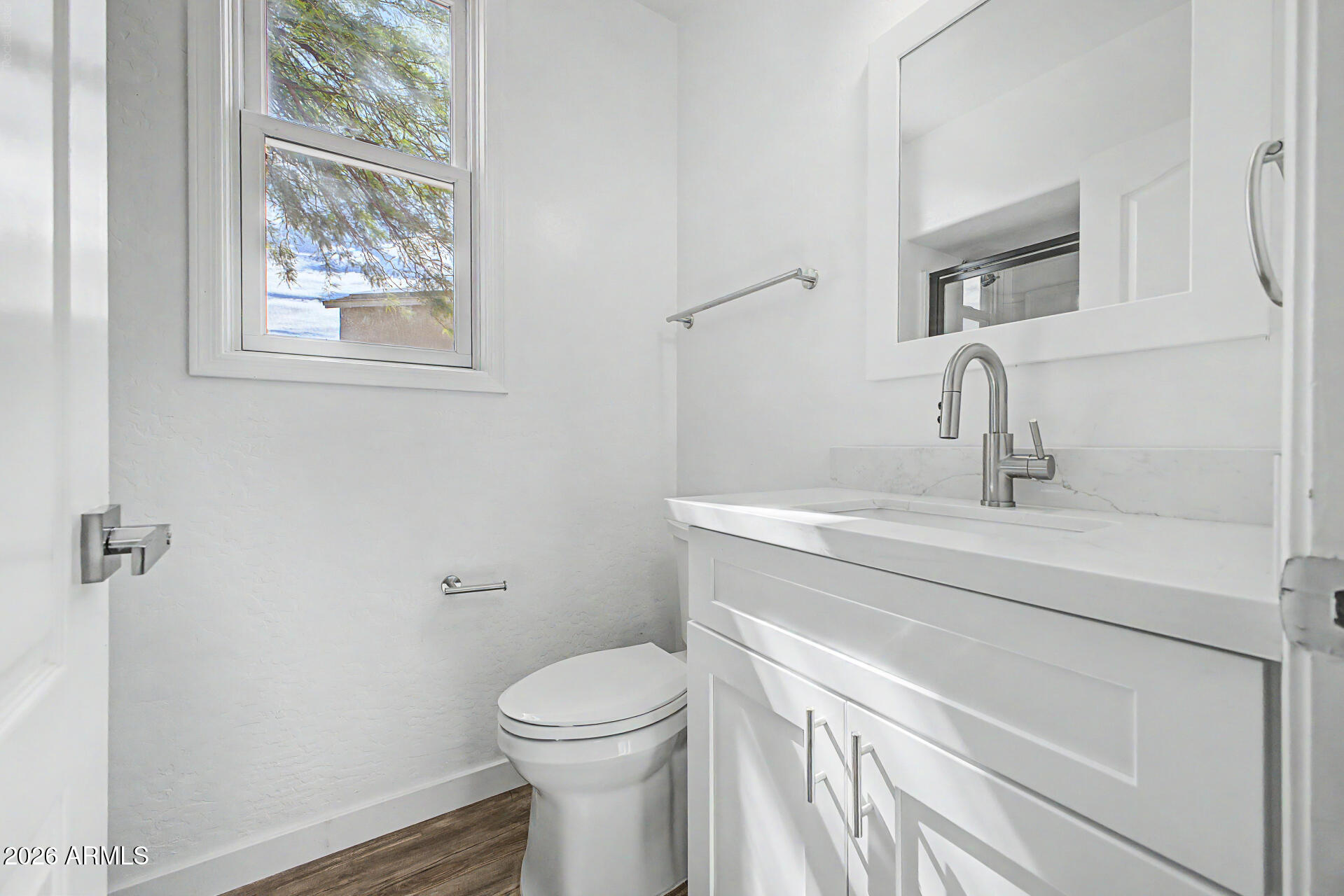18293 W ELM Street
