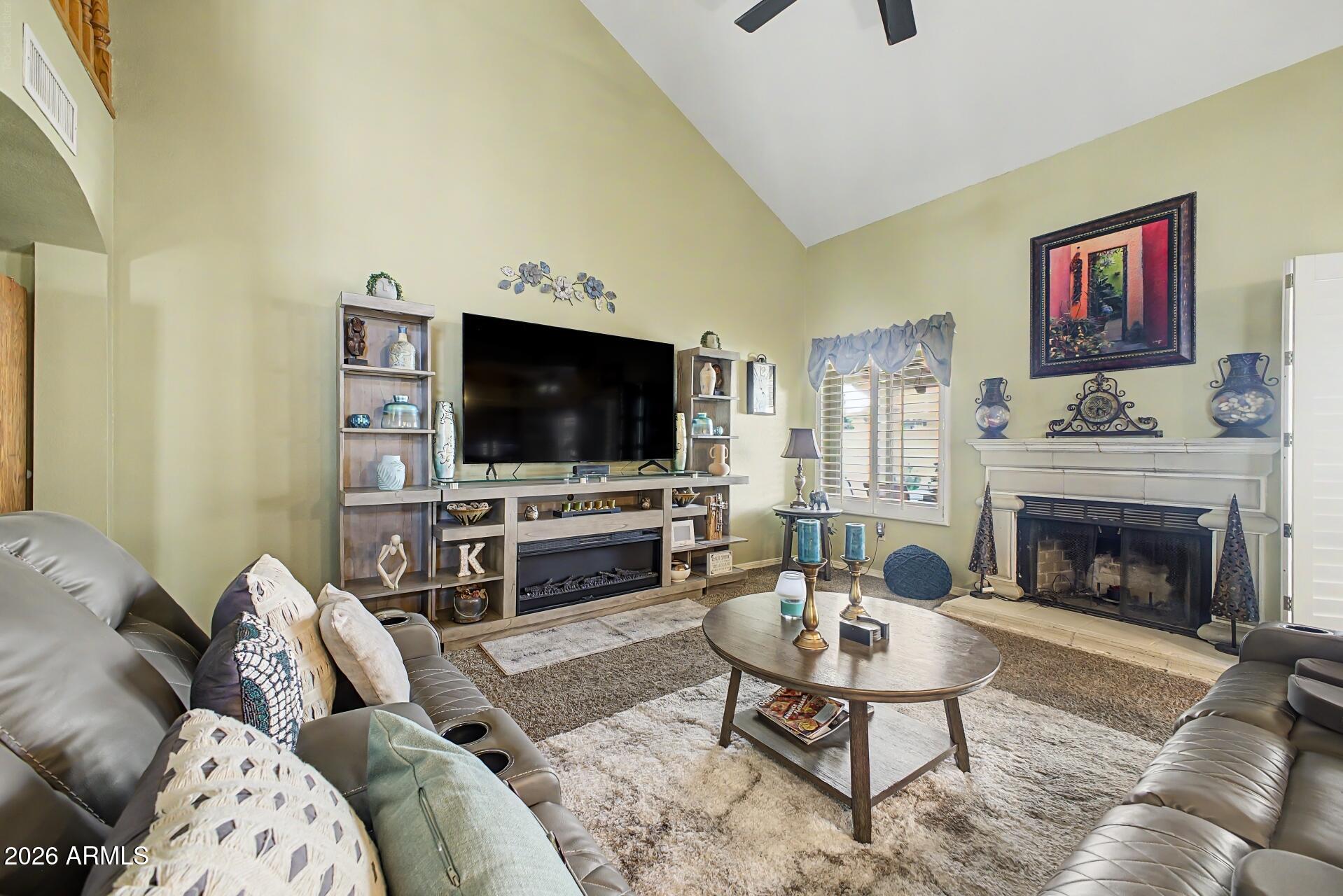 2653 N FONTANA Circle