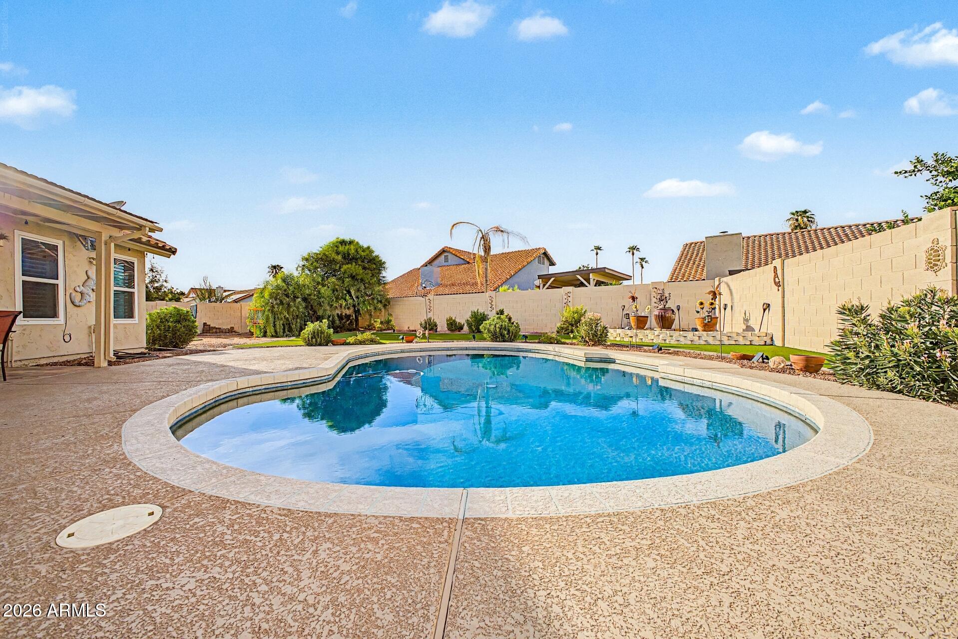 2653 N FONTANA Circle